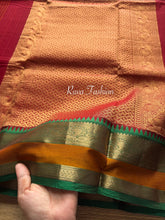 Premium 120 count soft handloom / hand woven Kanchi cotton saree with unique checks pattern & intricate Zari woven Pallu