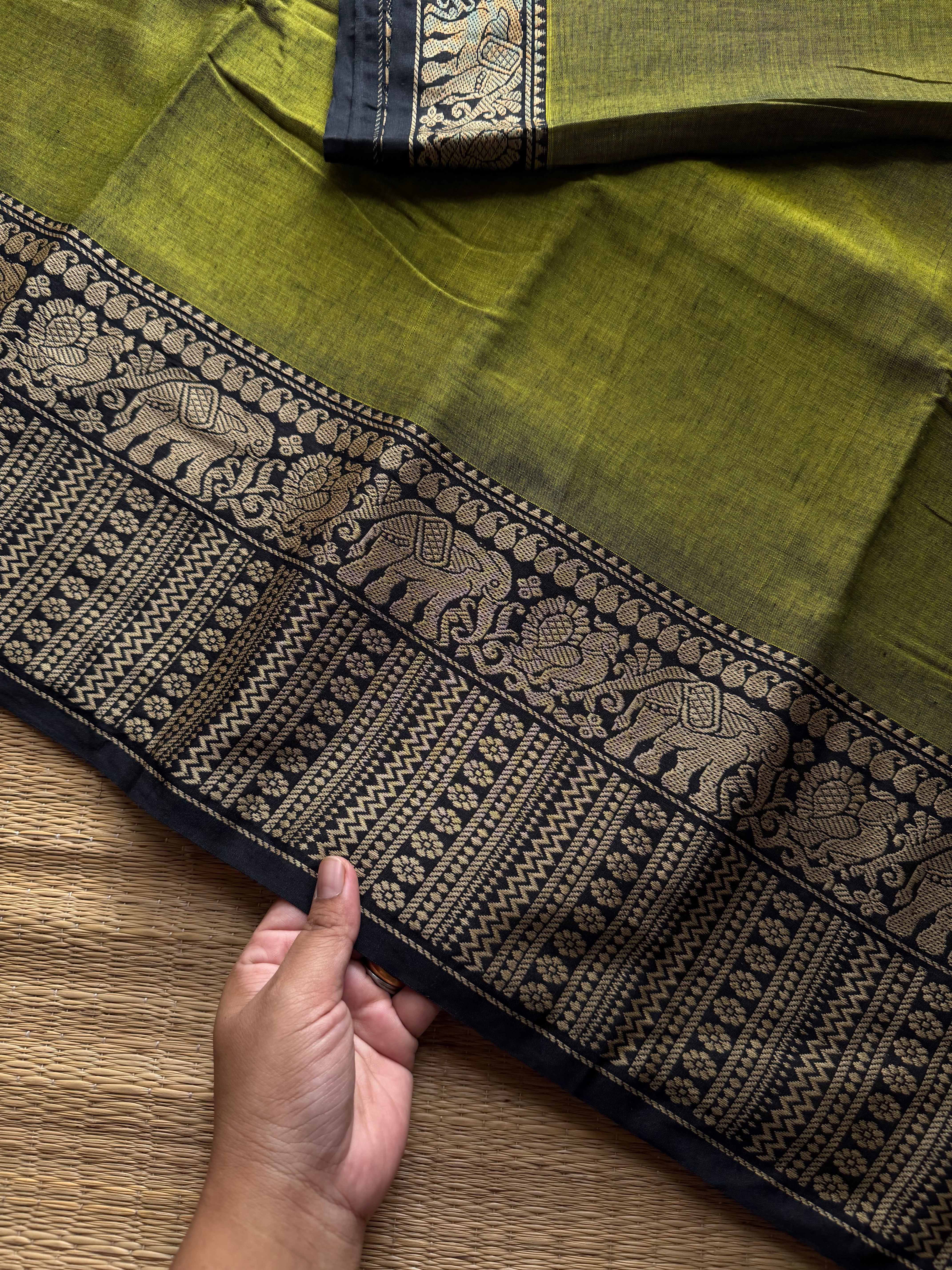RF1212 Green with black ~ Mercerised Narayanpet soft cotton saree with elephant & Annam pattern border