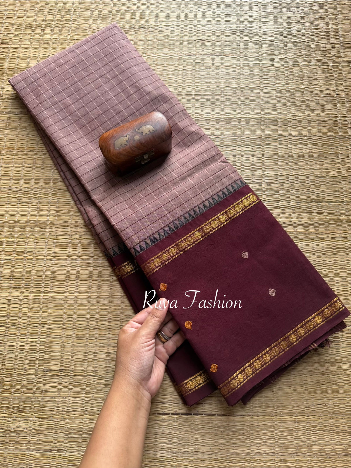 RF23 Dual tone Biscuit Shade With Dark maroon Vintage Style Border with checks pattern & handwoven Buttas on the border - RF23