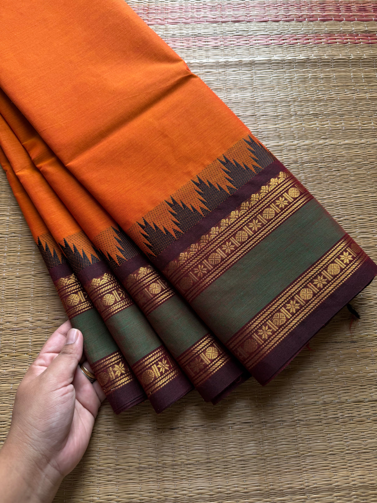 RF540 Dual tone orange shade Kanchi cotton saree with contrast Thazhampoo pattern gap border