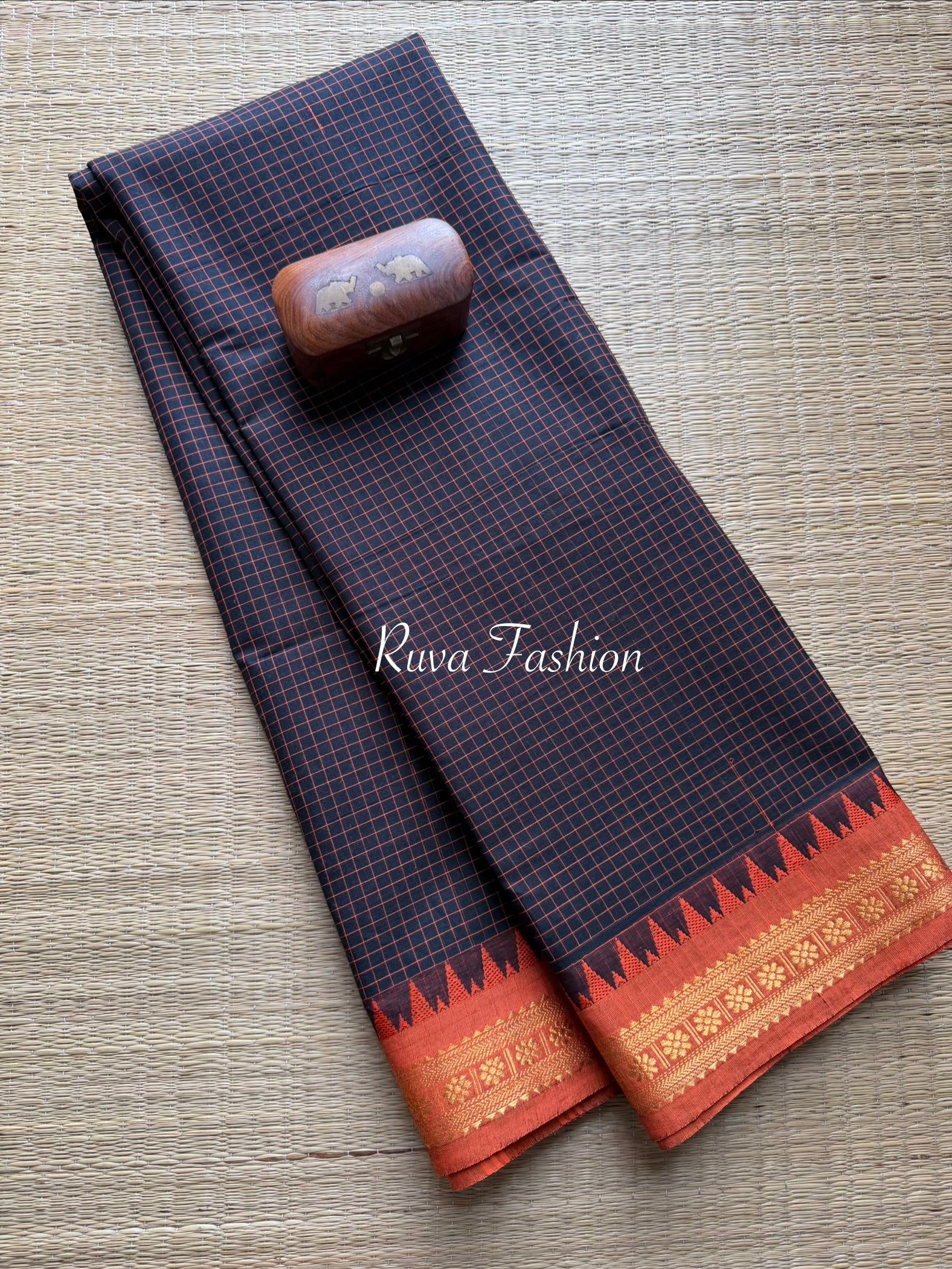 Small Checks / Podi Kattam Kanchi Cotton Saree