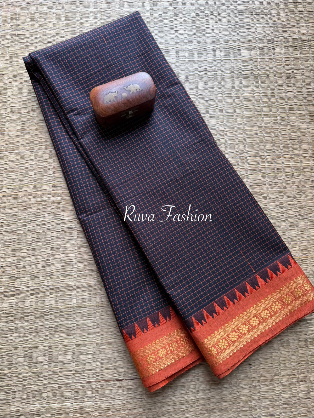 Small Checks / Podi Kattam Kanchi Cotton Saree