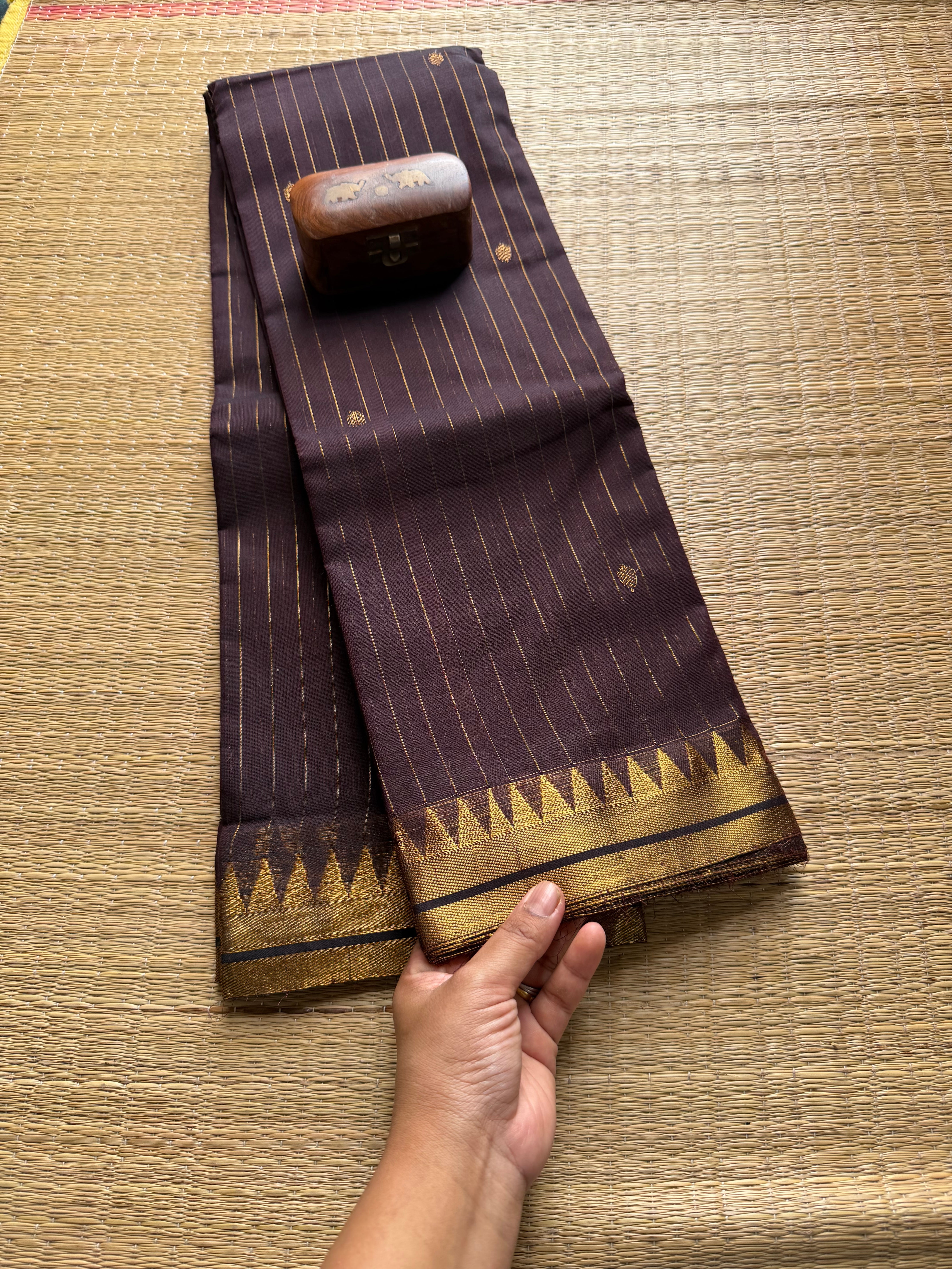 Chocolate Brown Shade Vaira Oosi Pattern Kanchi Cotton Saree