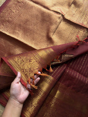 RF1415 Dual Tone Arakku shade ~ Premium Rich Pallu Kanchi cotton saree with intricate Zari woven vaira Oosi pattern & Annam pattern border