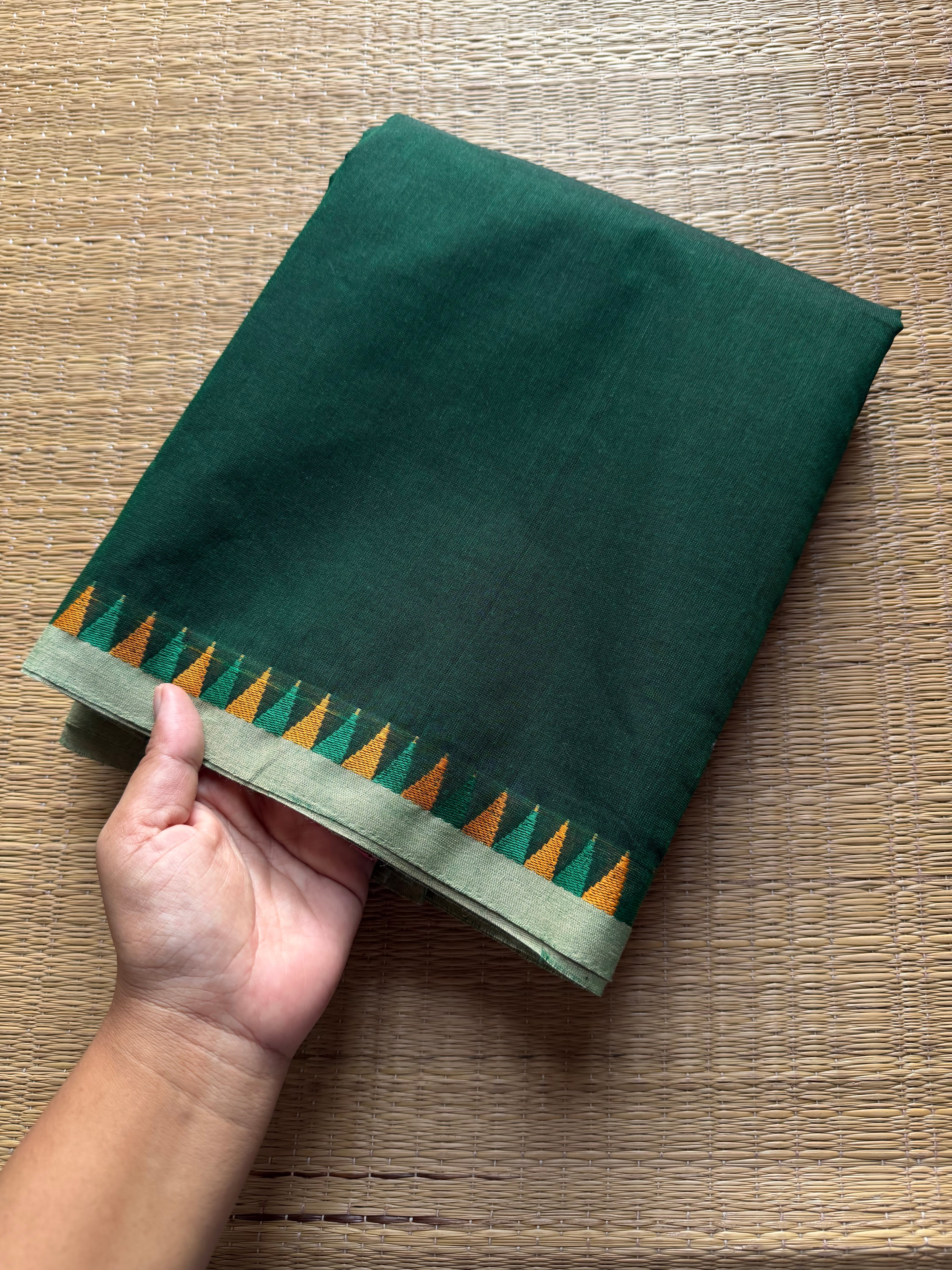 RF984 Green shade ~ Small thread border soft Kanchi cotton saree