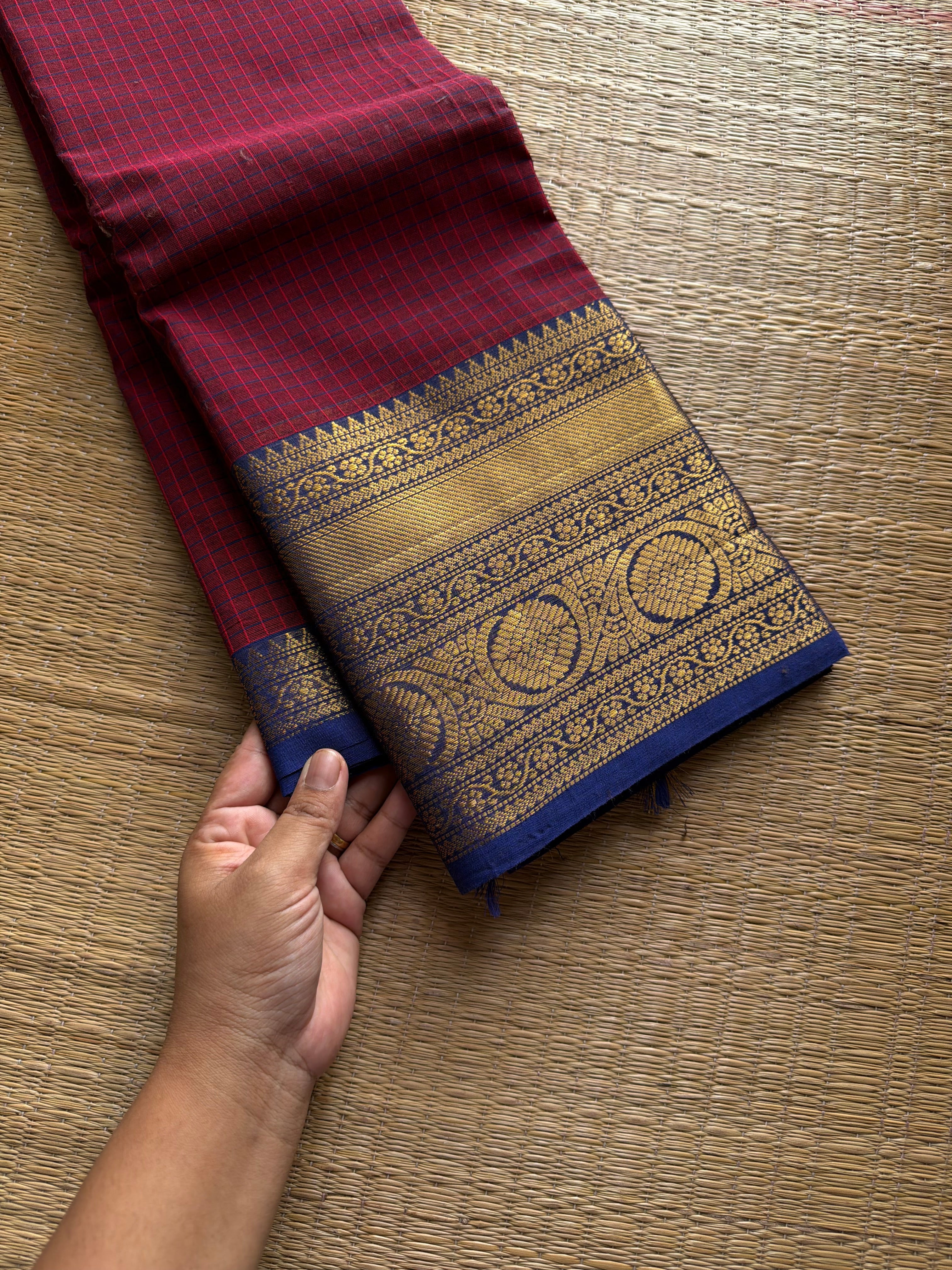 RF1129 Dark magenta pink with royal blue ~ Checks / kattam pattern Kanchi cotton saree