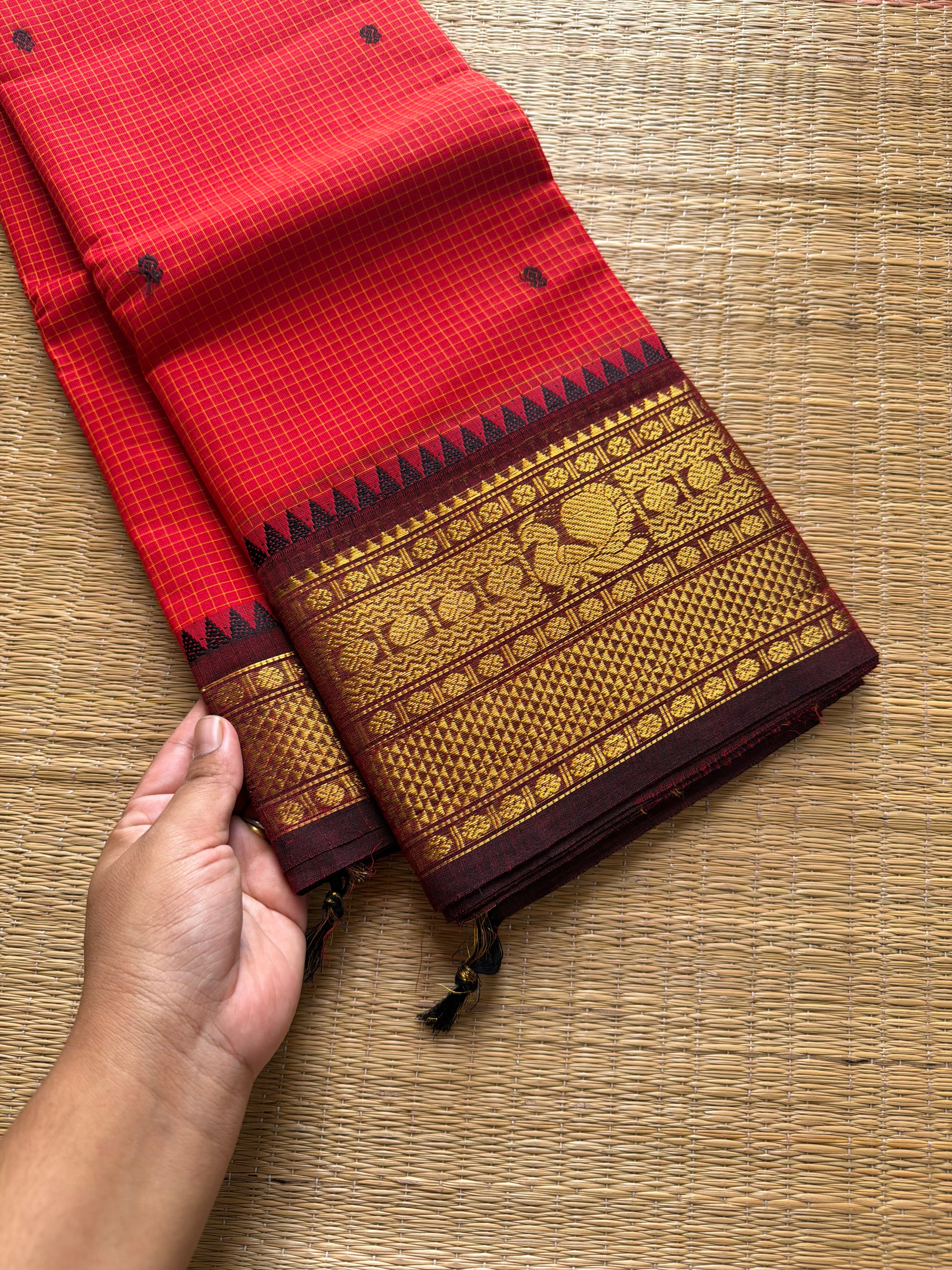 Rustic red shade Podikattam / small checks Kanchi cotton saree with handmade thread buttas