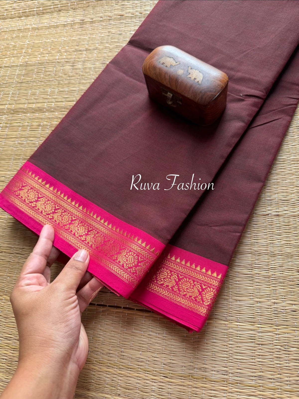 RF71 Dual tone maroon / Arakku shade with pink contrast small Zari border Kanchi cotton saree