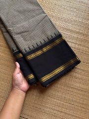 RF1320 Vintage Kattam Edition ~ Light grey with black