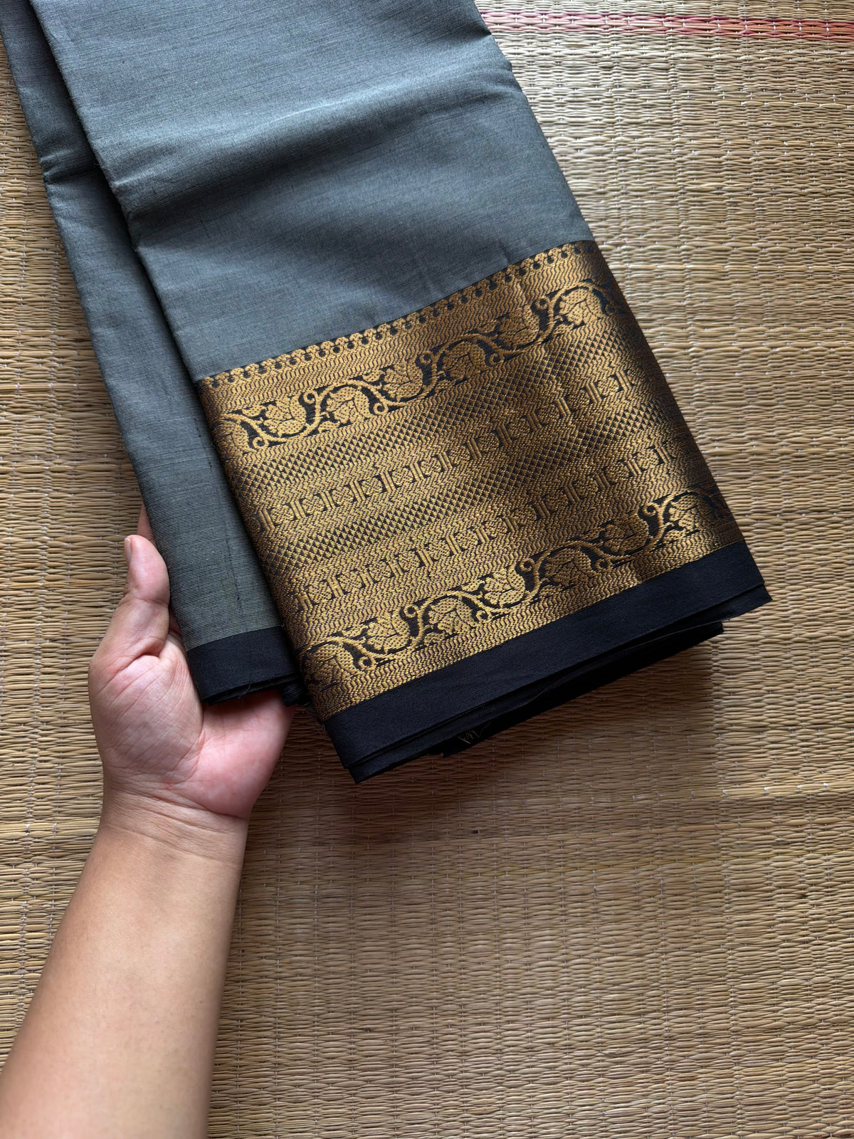 RF1087 Grey with black ~ One side border Kanchi cotton saree