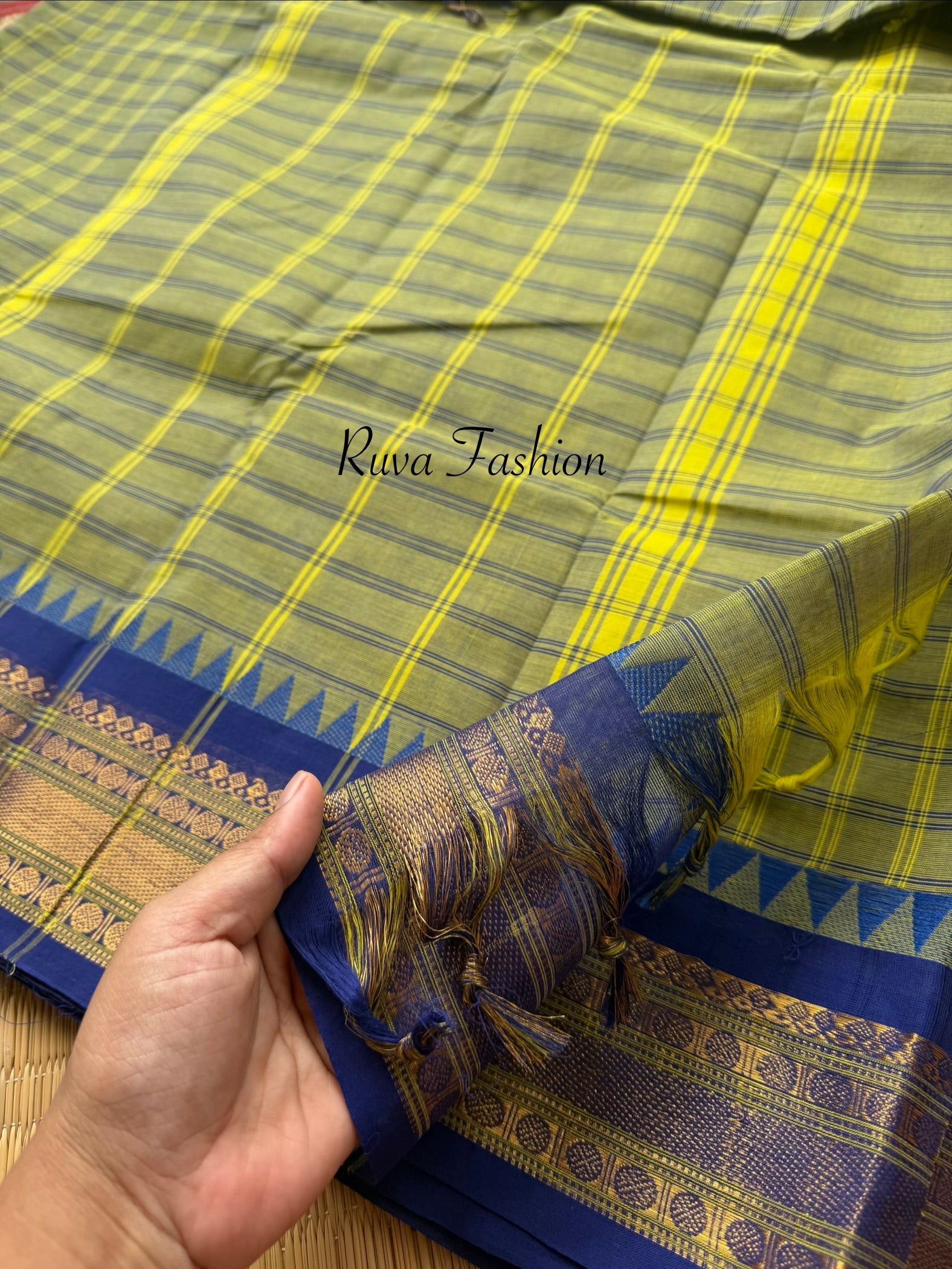 RF140 Olive Green Shade with contrast dark royal blue border double checks / Kattam kanchi cotton saree with traditional temple border pattern