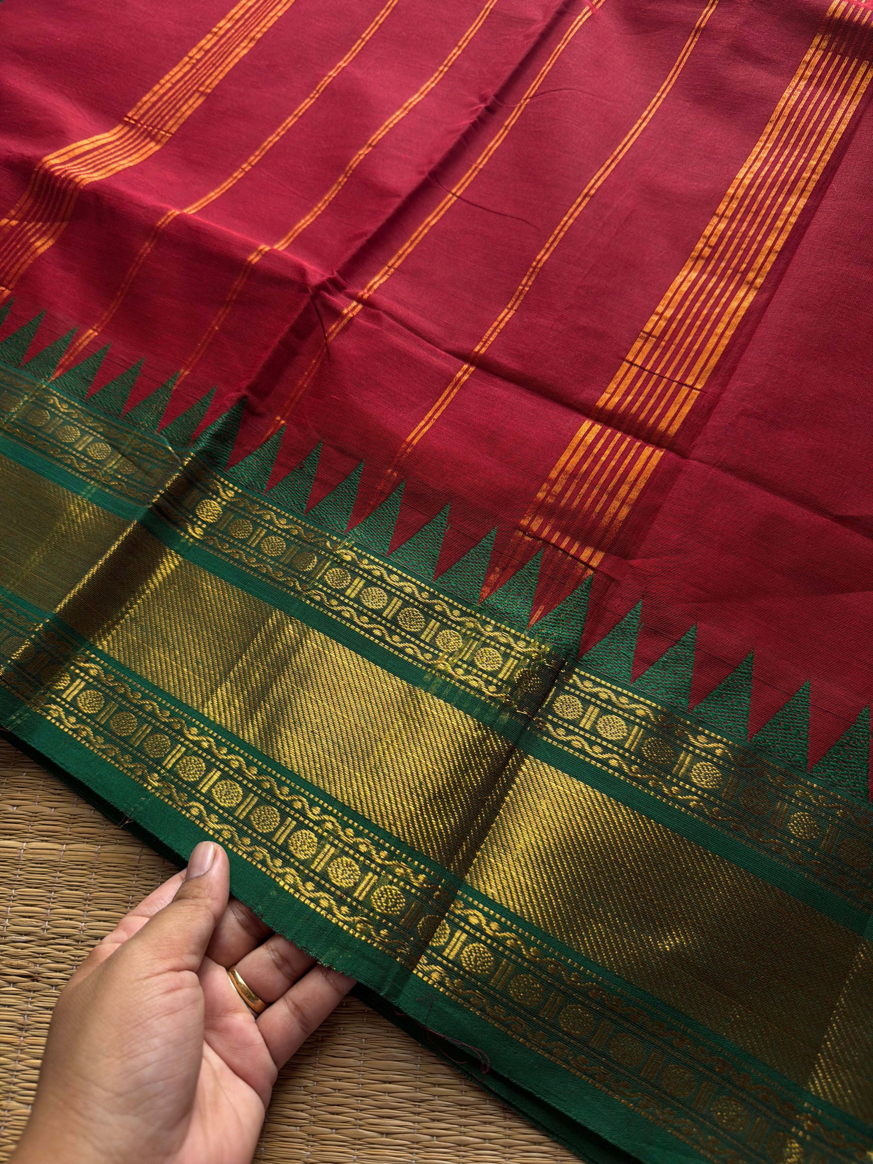 RF1021 Reddish maroon ~ Kanchi cotton saree with contrast green border