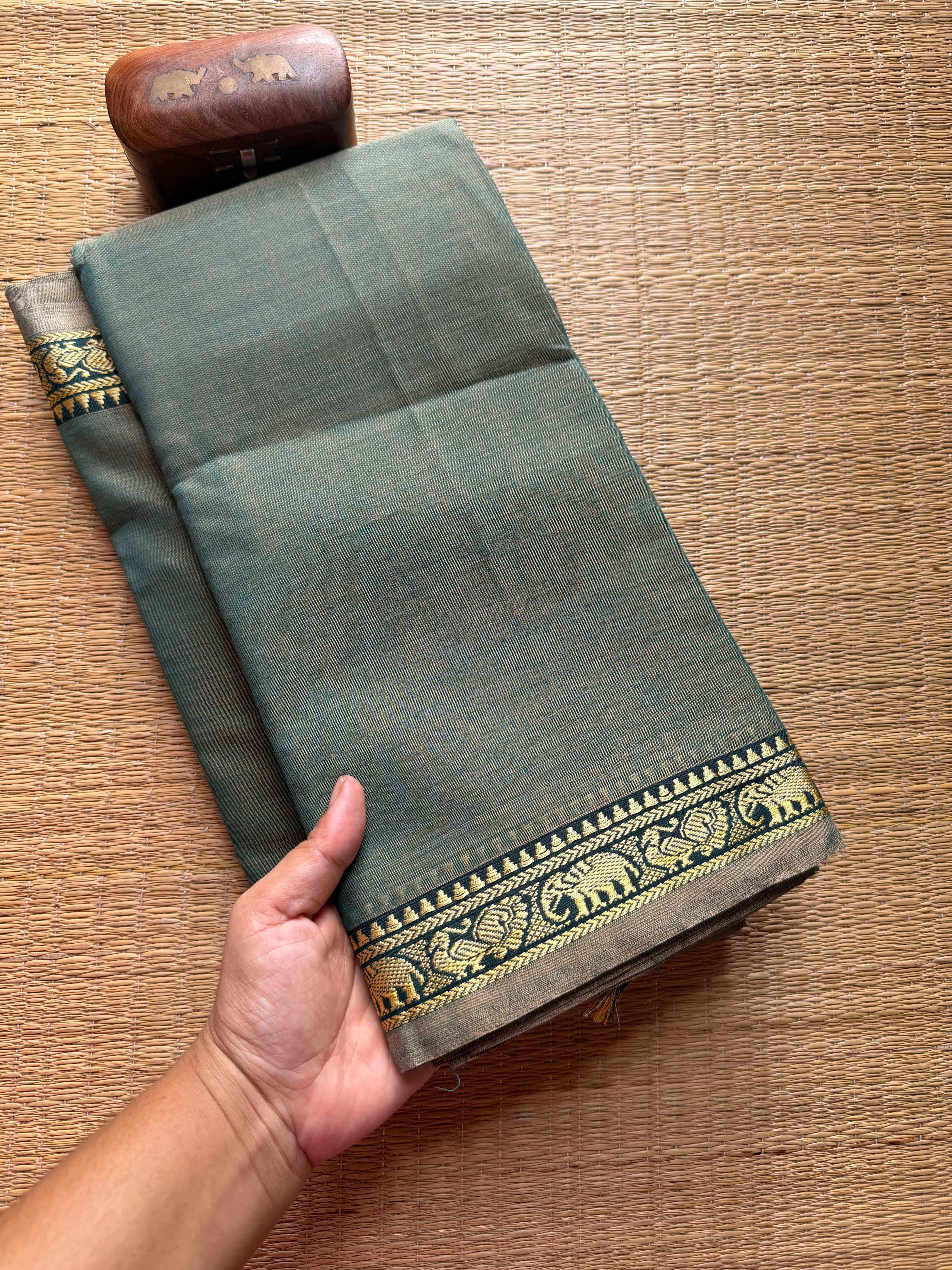Dual tone pista green shade Mercerised Narayanpet Cotton Saree With Small Annam and elephant pattern border