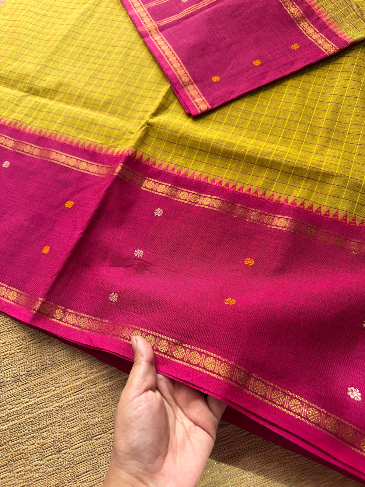 Dual tone green and yellow mixed shade with contrast pink combination Vintage l Border Kanchi Cotton Saree With kattam / checks pattern & handwoven Buttas on the border