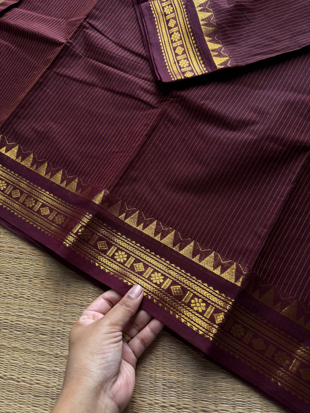 RF1424 Monotone Coffee brown ~ Small border Kanchi cotton saree with thread weaving stripped lines pattern