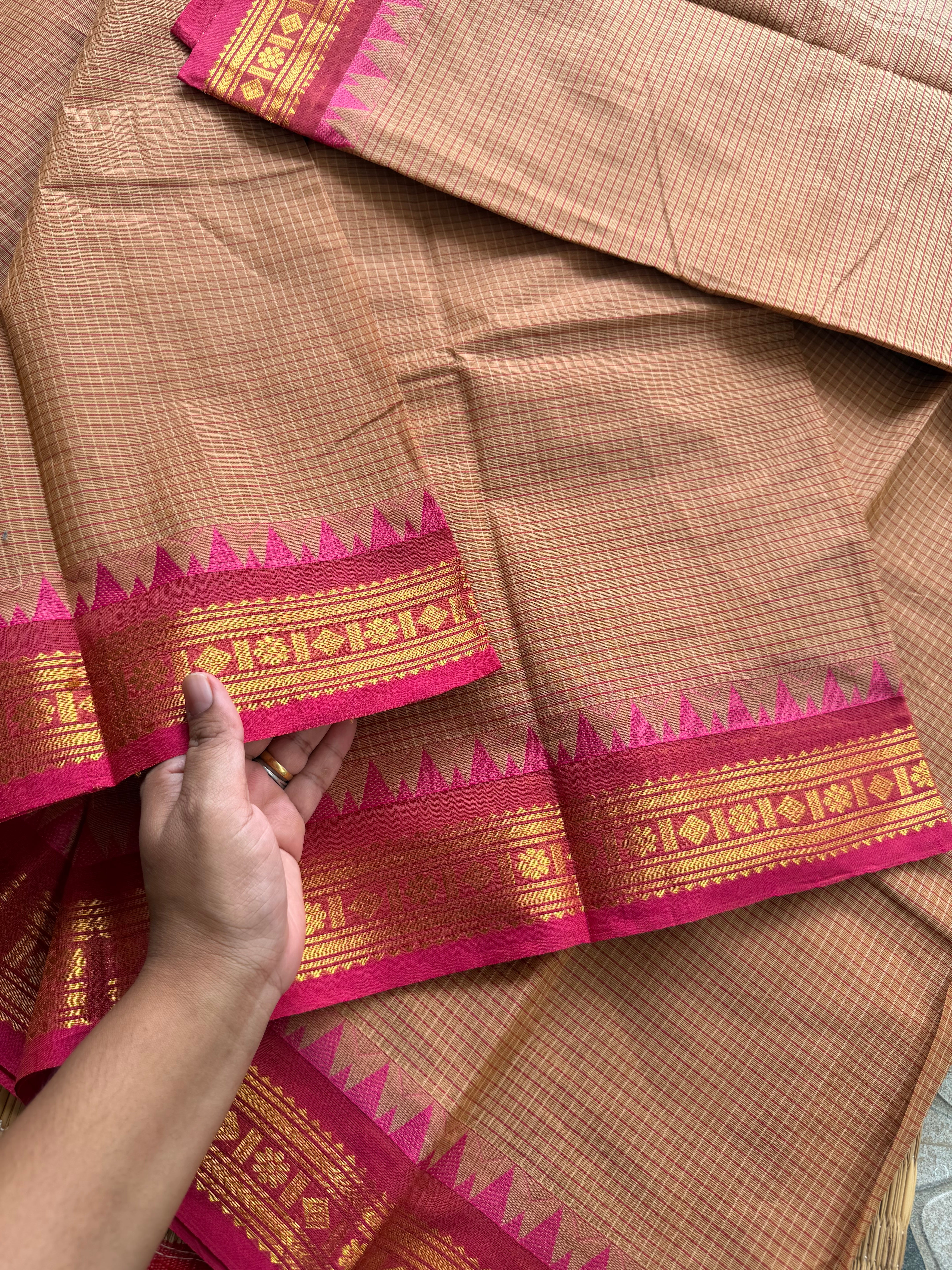 RF156 Cream with pink combination PodiKattam / small checks Kanchi cotton saree