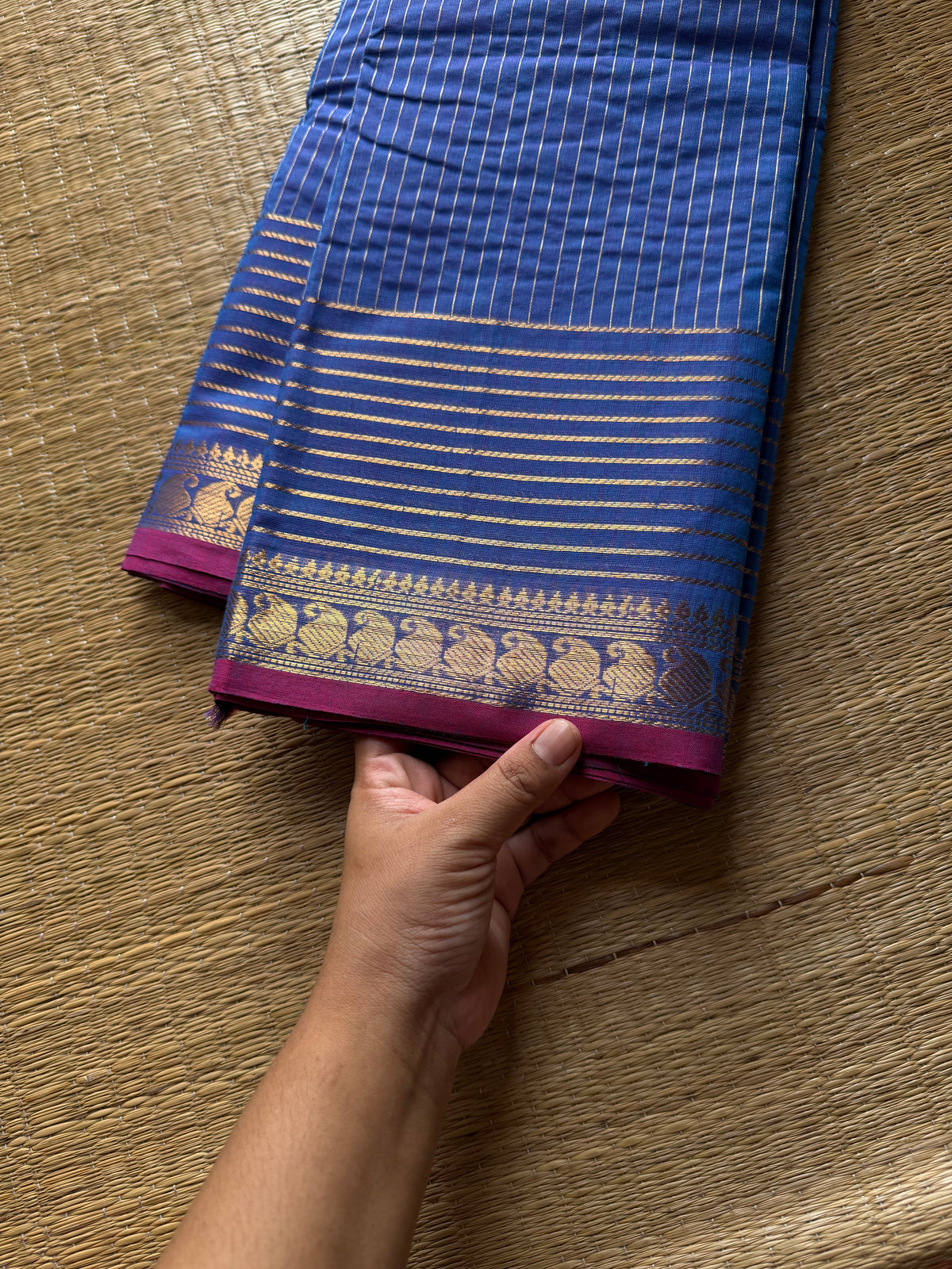 Dual tone royal blue shade Kanchi cotton saree with vaira Oosi pattern & contrast mango Zari border