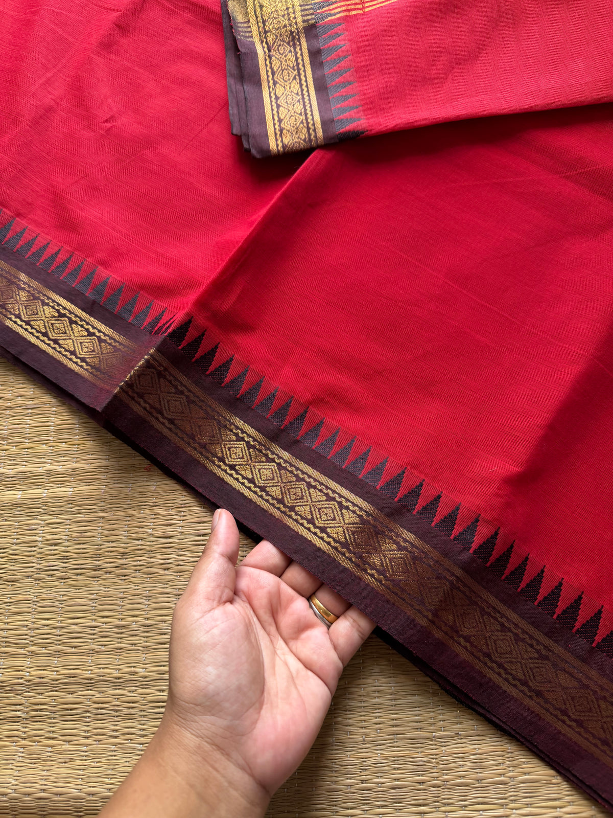 RF1000 Chilli red with brown ~ Small border Kanchi cotton saree