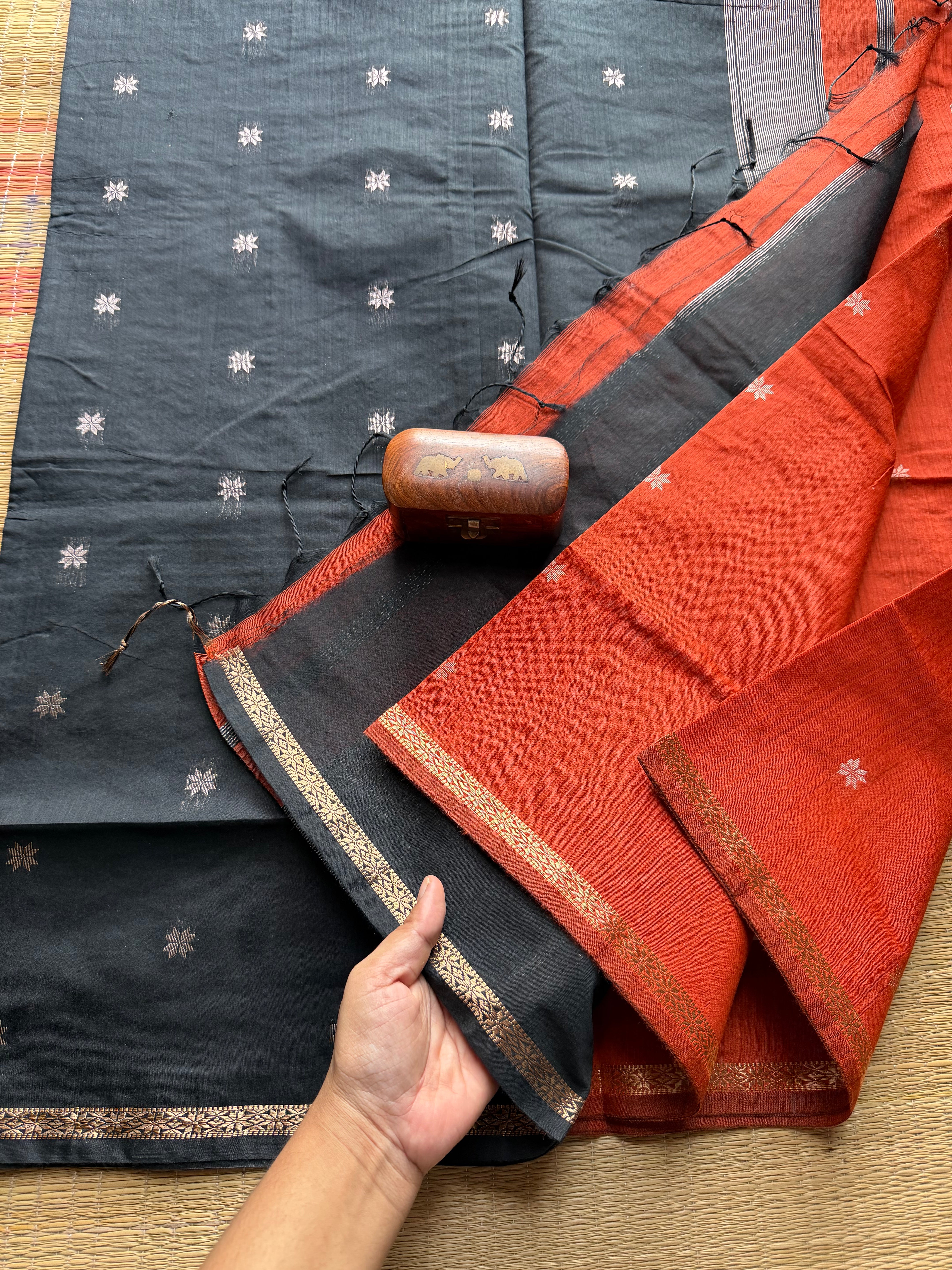 Orange tone Maheswari Semi Silk Cotton Saree