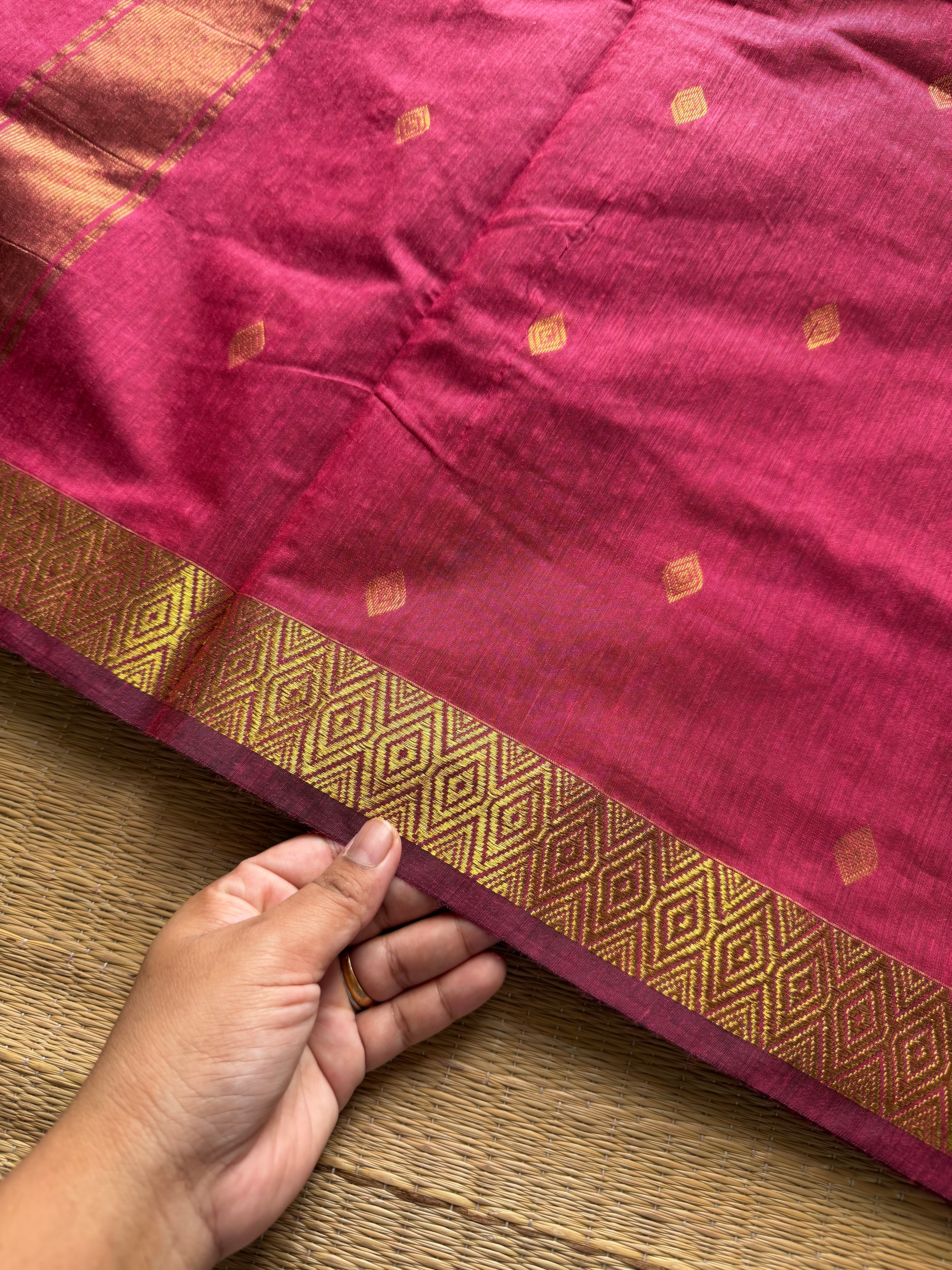 RF1219 Dual tone pinkish peach shade Maheswari semi silk cotton saree