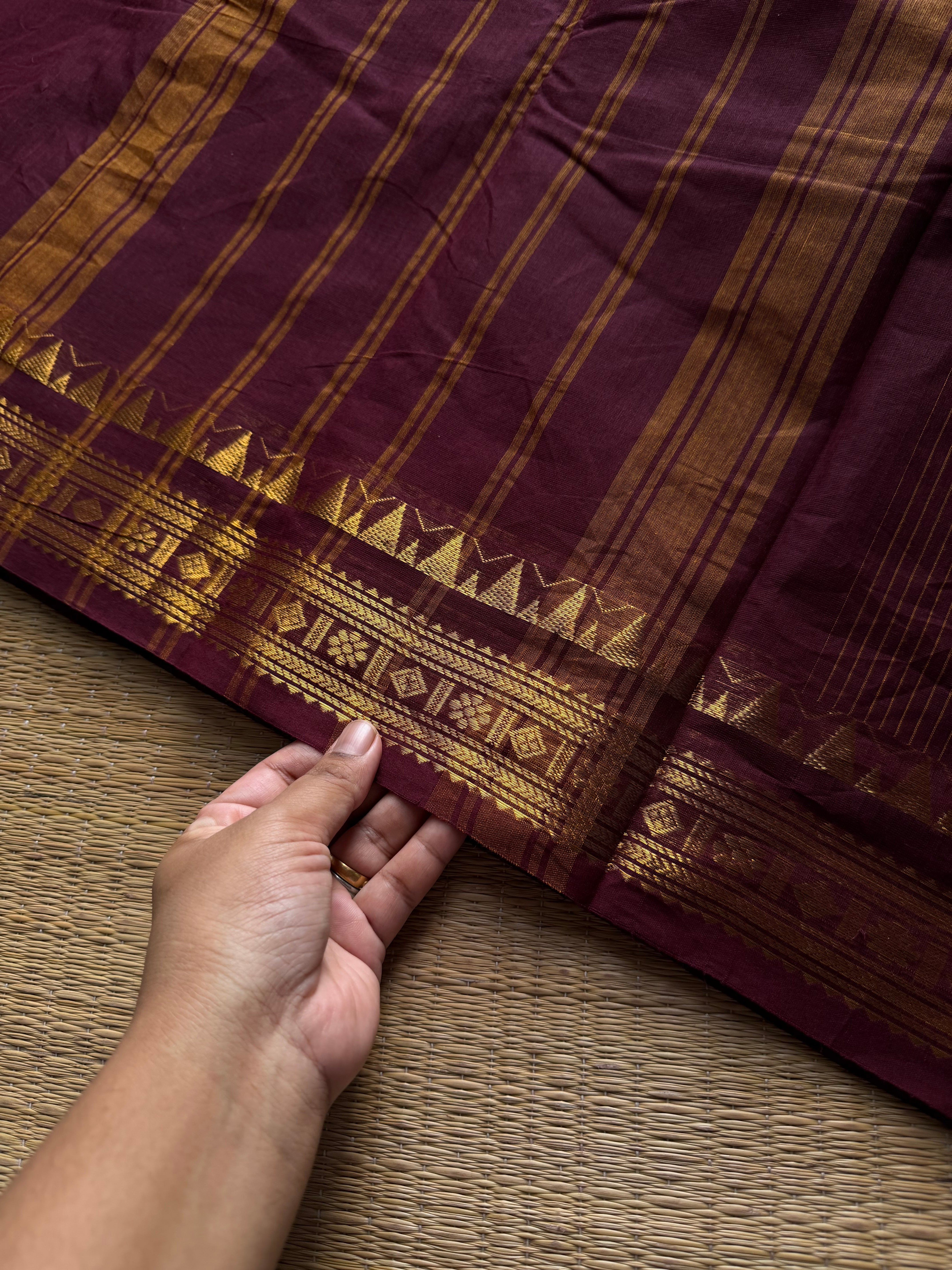 RF1424 Monotone Coffee brown ~ Small border Kanchi cotton saree with thread weaving stripped lines pattern
