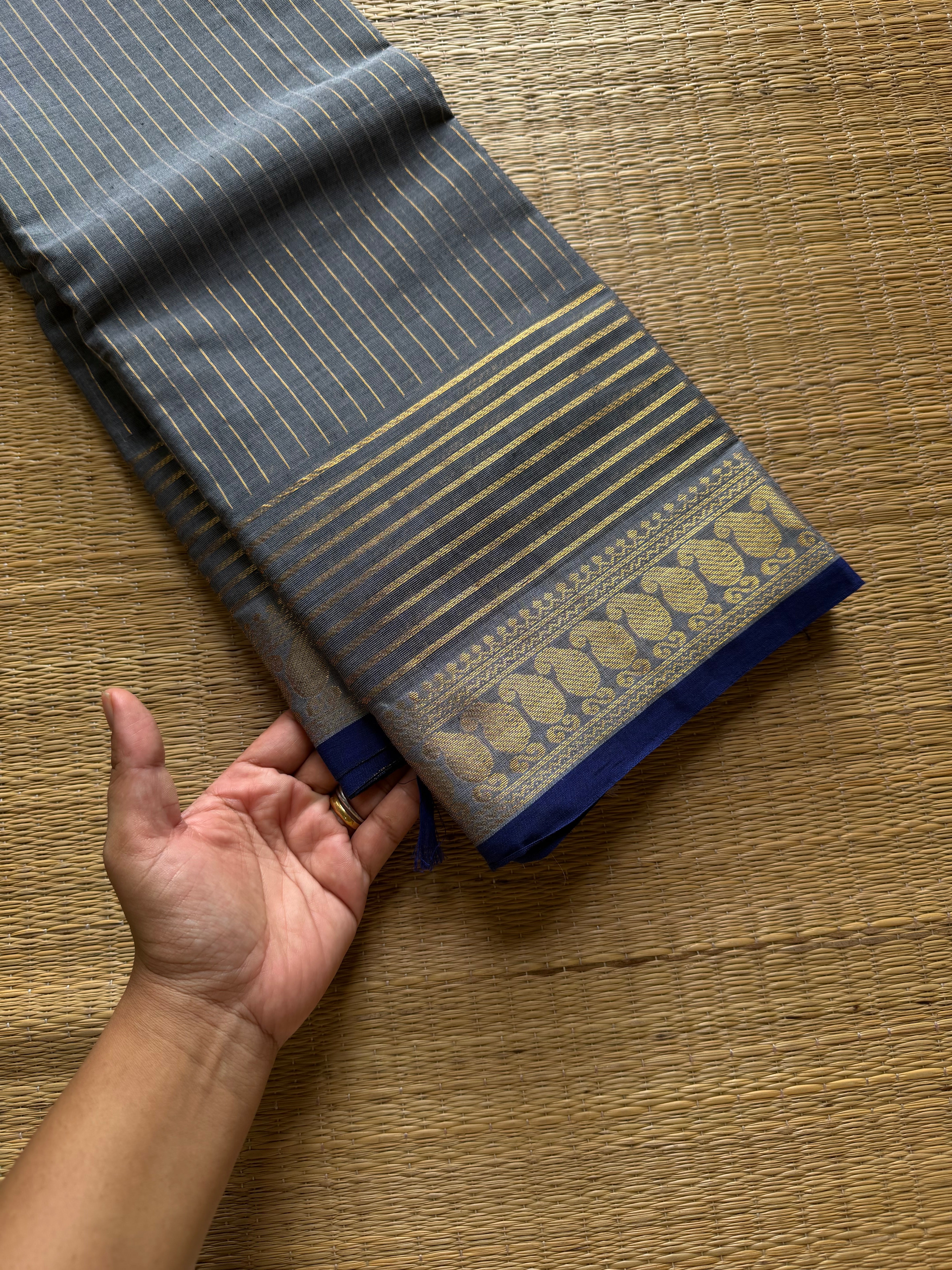 RF866 Greyish ice blue ~ Vairaoosi pattern Kanchi cotton saree with small contrast royal blue shade mango Zari border