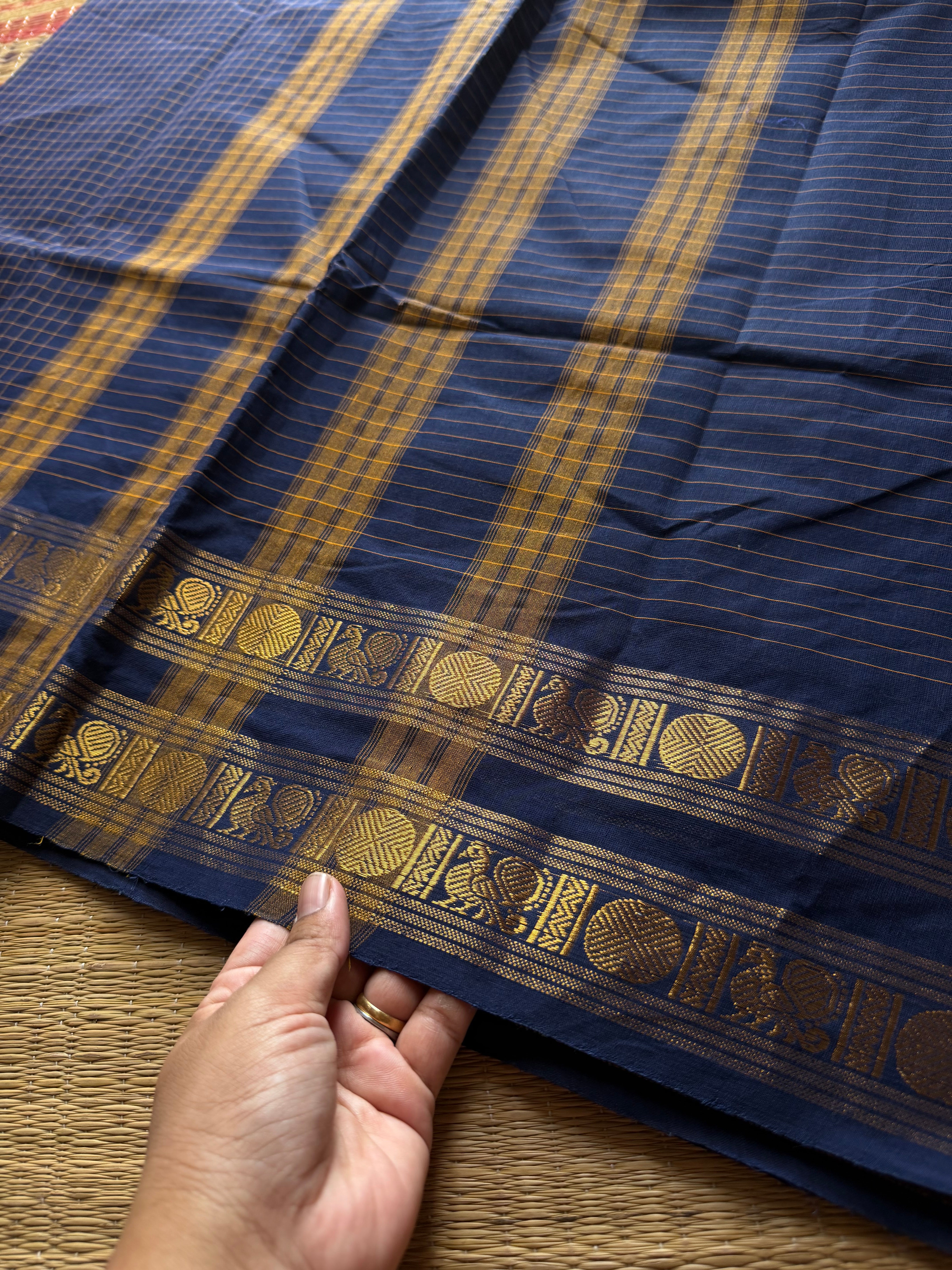 RF552 Kanchi Kattam : Monotone navy blue shade with checks / Kattam pattern saree