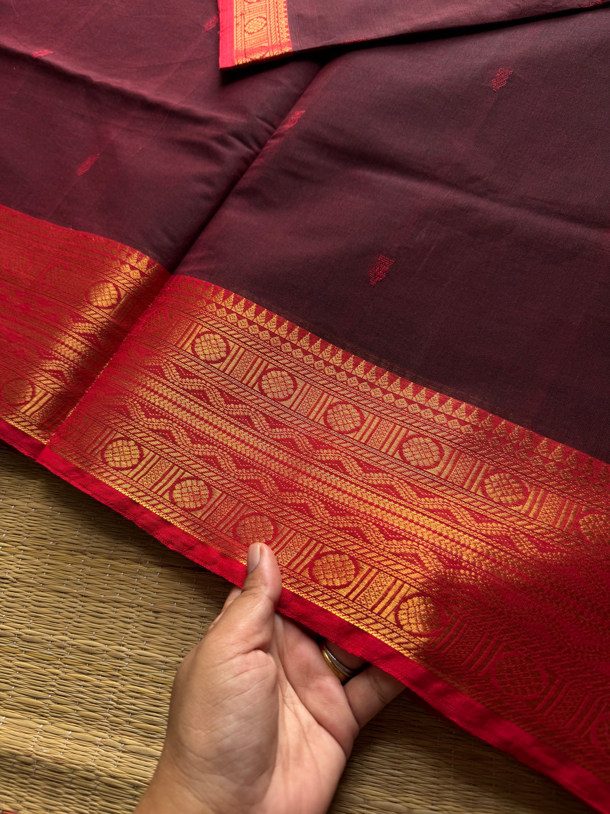 RF885 Kanchi cotton saree with handmade thread buttas ~ Dual tone Arakku shade