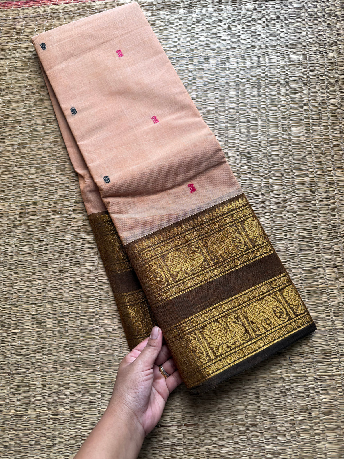 Cream Shade Kanchi Cotton Saree With Handmade Thread Buttas