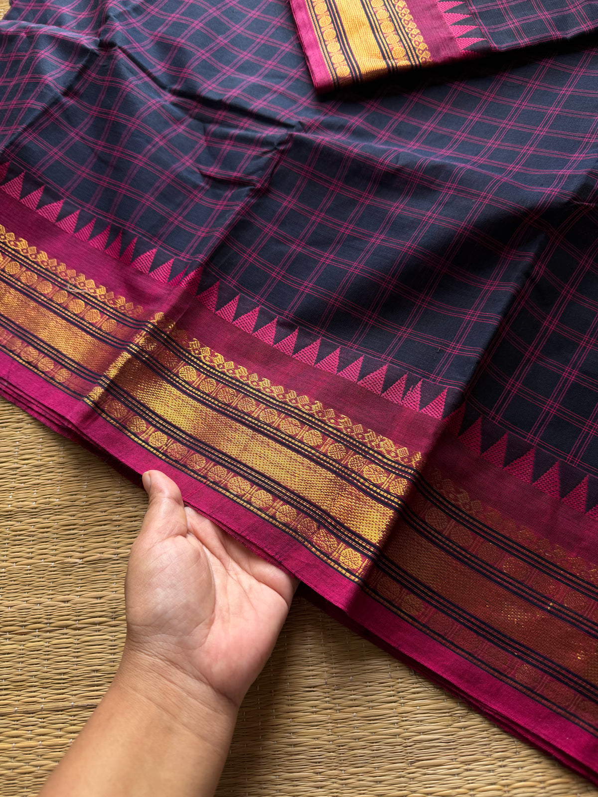 RF850 Kanchi Kattam Edition ~ Navy Blue with magenta pink combination