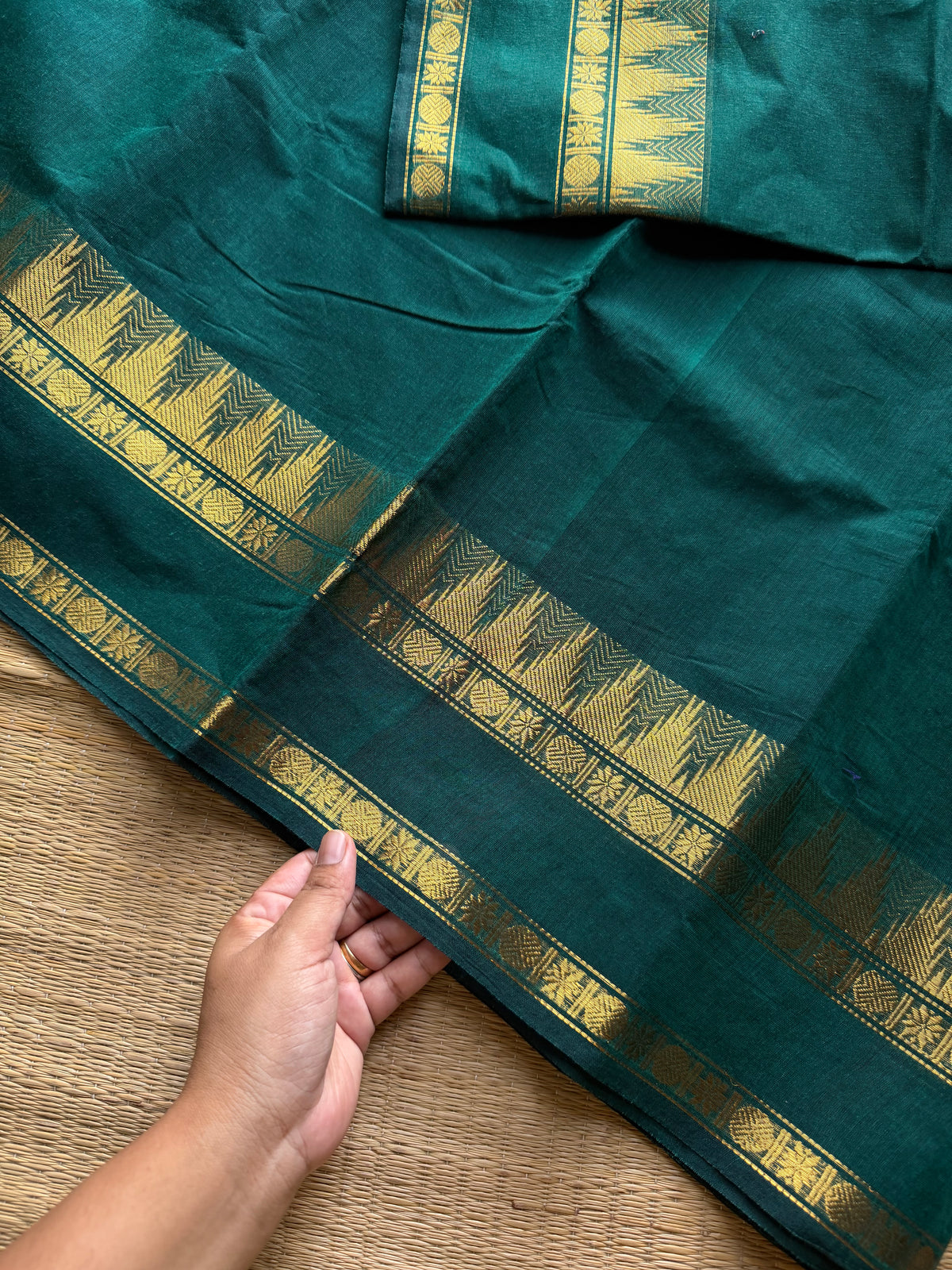 RF1143 Green ~ Silk saree inspired Kanchi cotton saree with Thazhampoo border