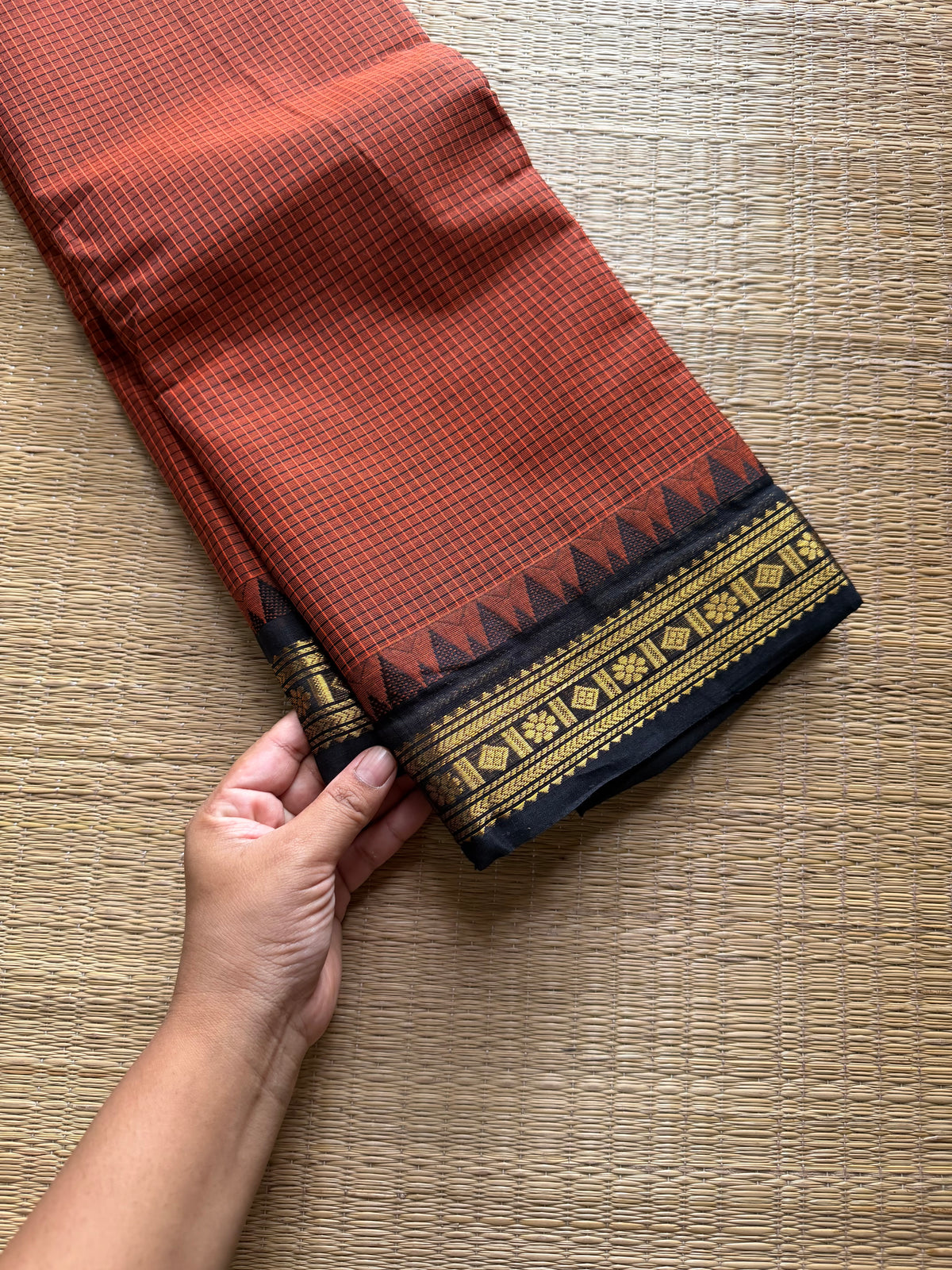RF920 Rust orange with black ~ Vintage Podi Kattam Kanchi cotton saree with small border