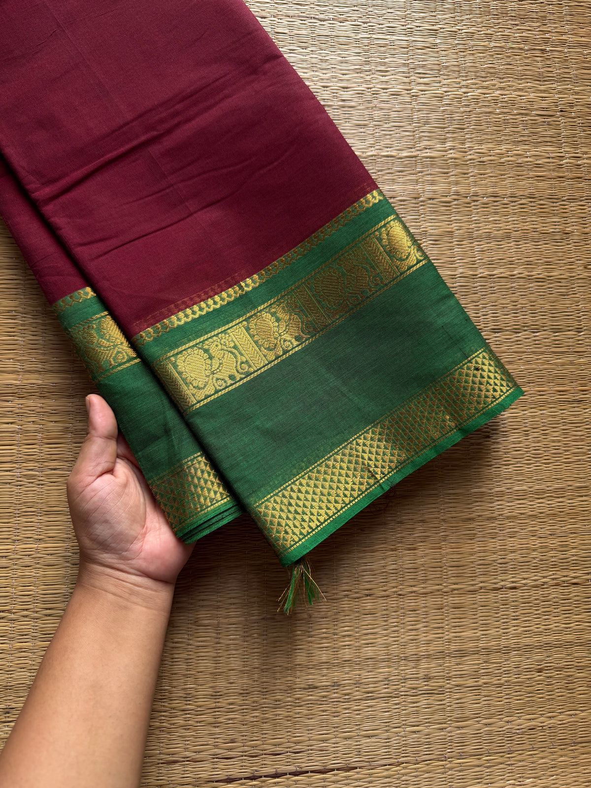 RF1159 Reddish maroon with green ~ Gap border Kanchi cotton saree
