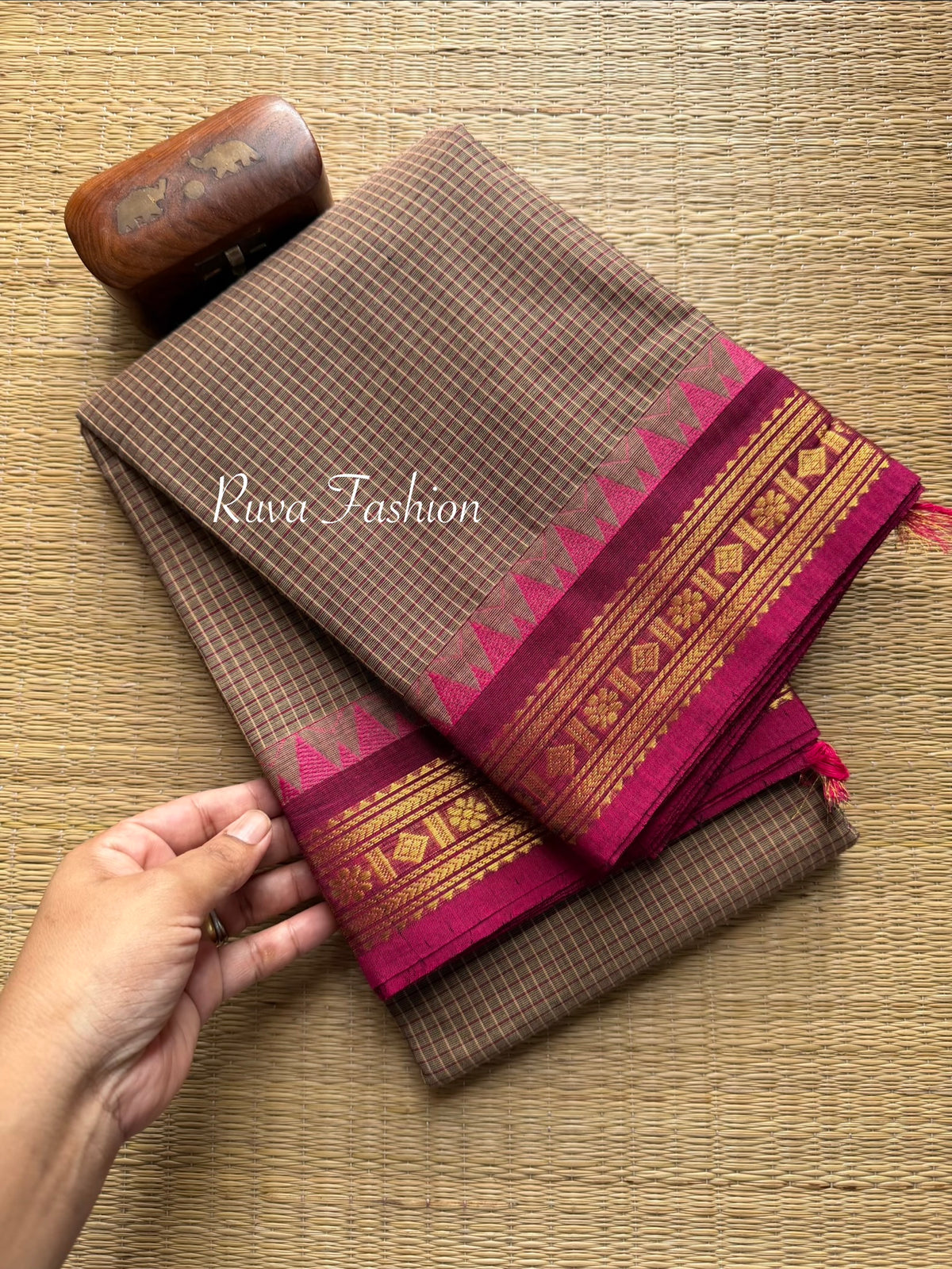 RF73 Biscuit & grey dual shade with contrast pink Zari border Kanchi cotton saree with Podi Kattam / small checks pattern