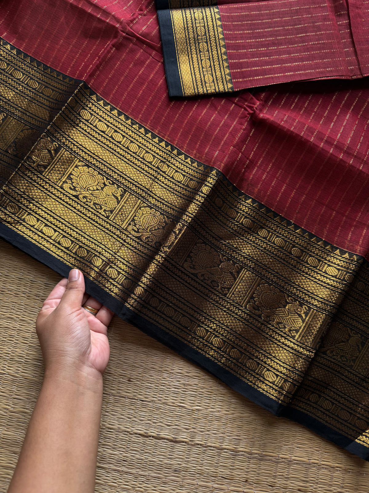 RF1167 Premium Vaira Oosi Pattern Kanchi cotton saree ~ Reddish maroon with black