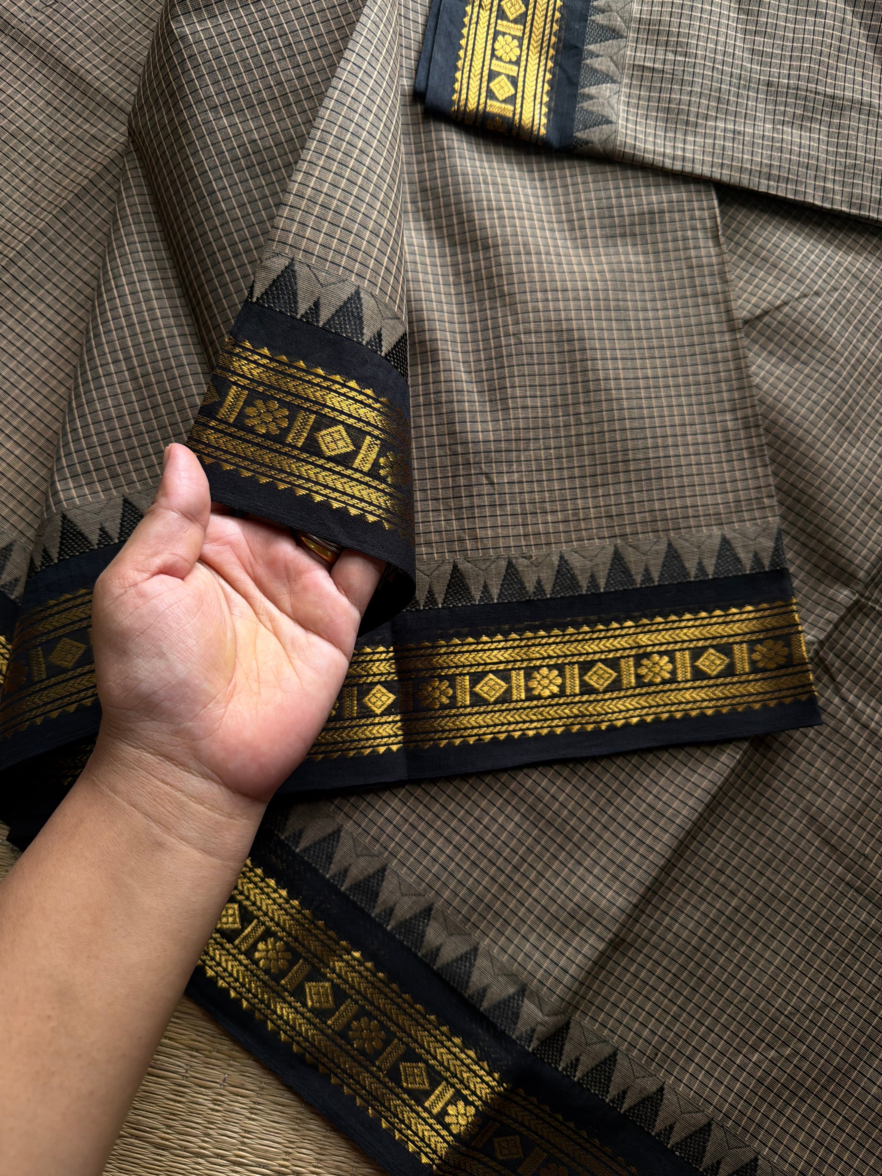 RF919 Grey with black ~ Vintage Podi Kattam Kanchi cotton saree with small border