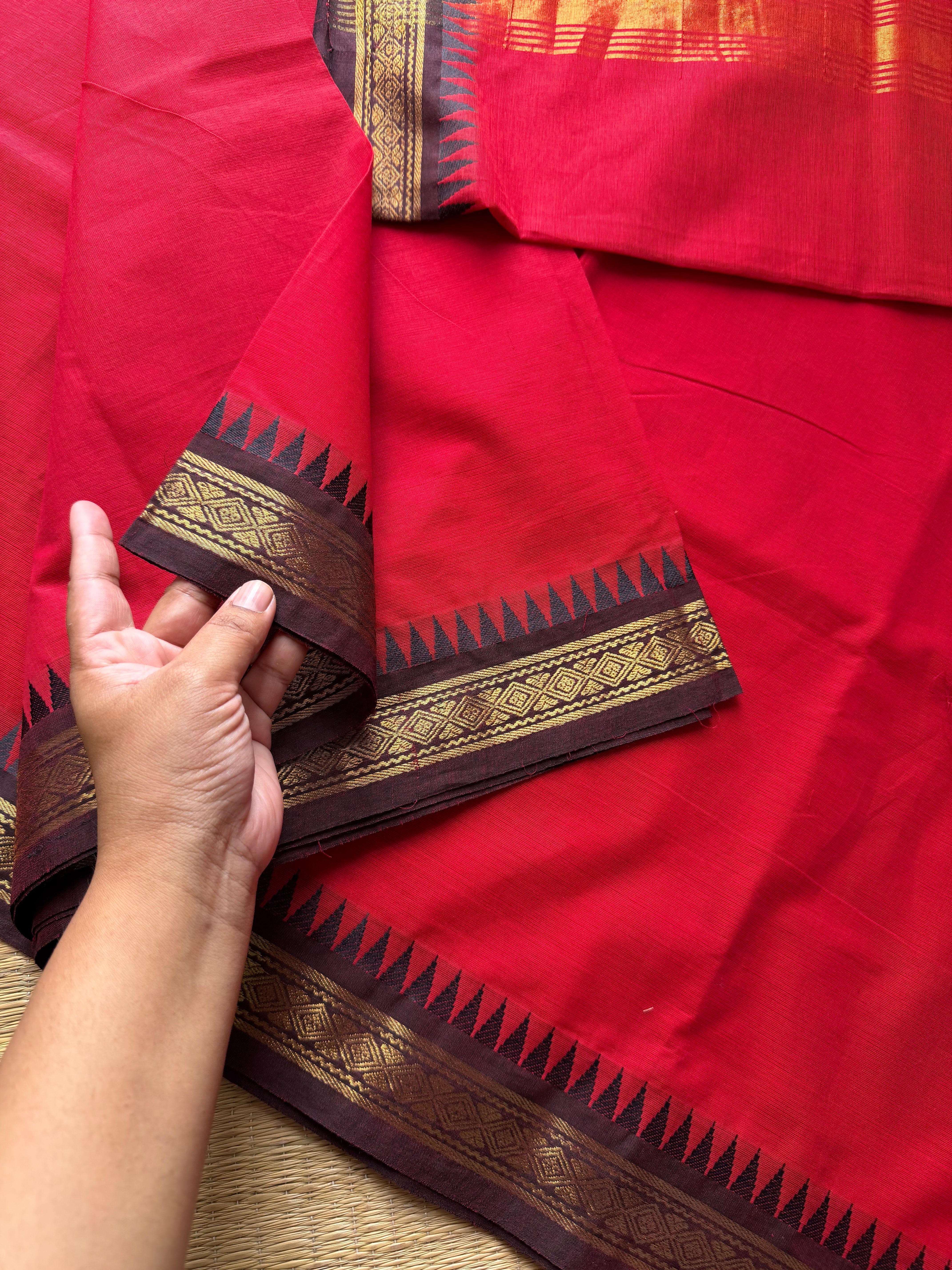 RF1000 Chilli red with brown ~ Small border Kanchi cotton saree