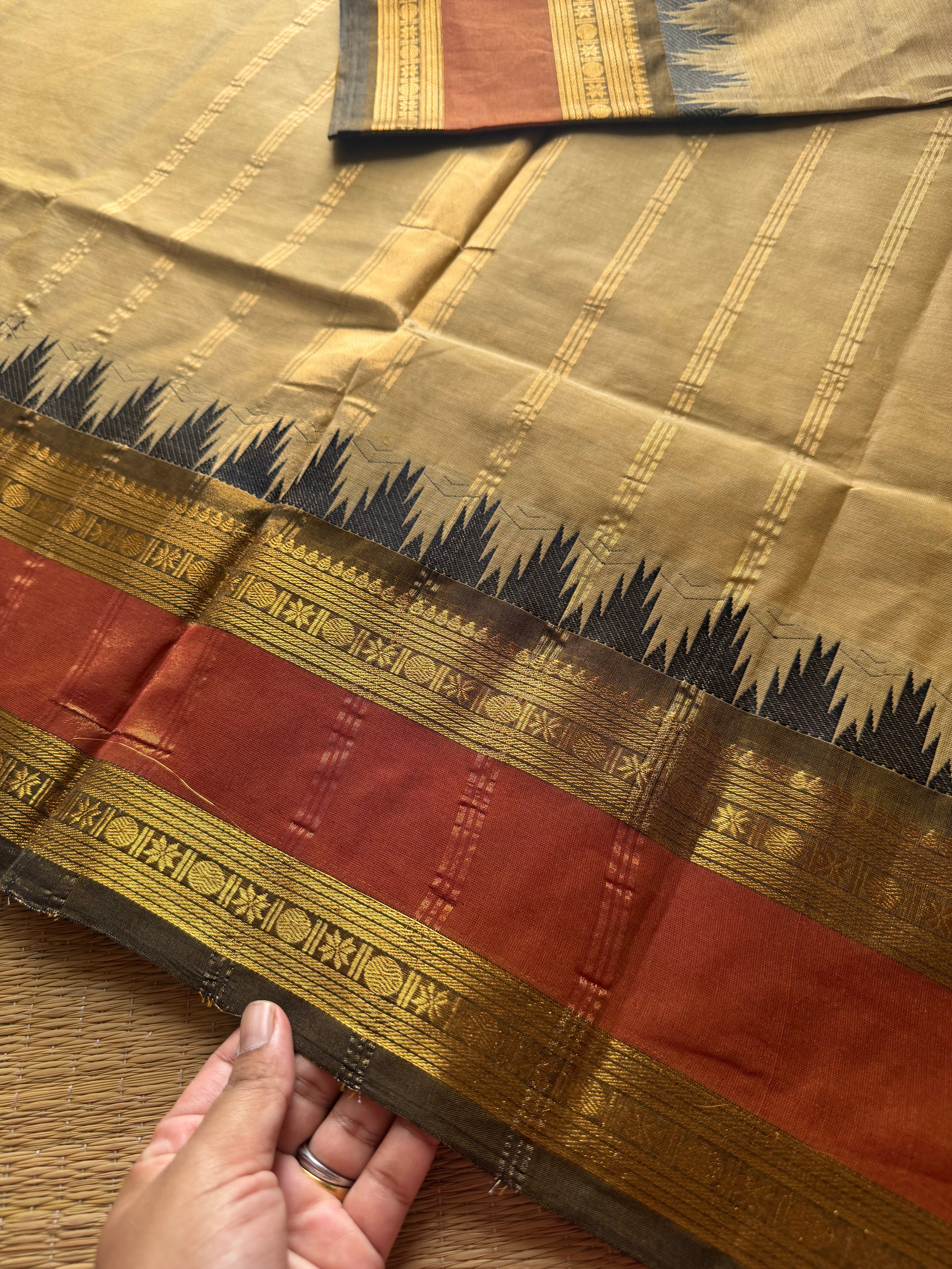 Thazhampoo Pattern Kanchi Cotton Saree ~ Beige shade