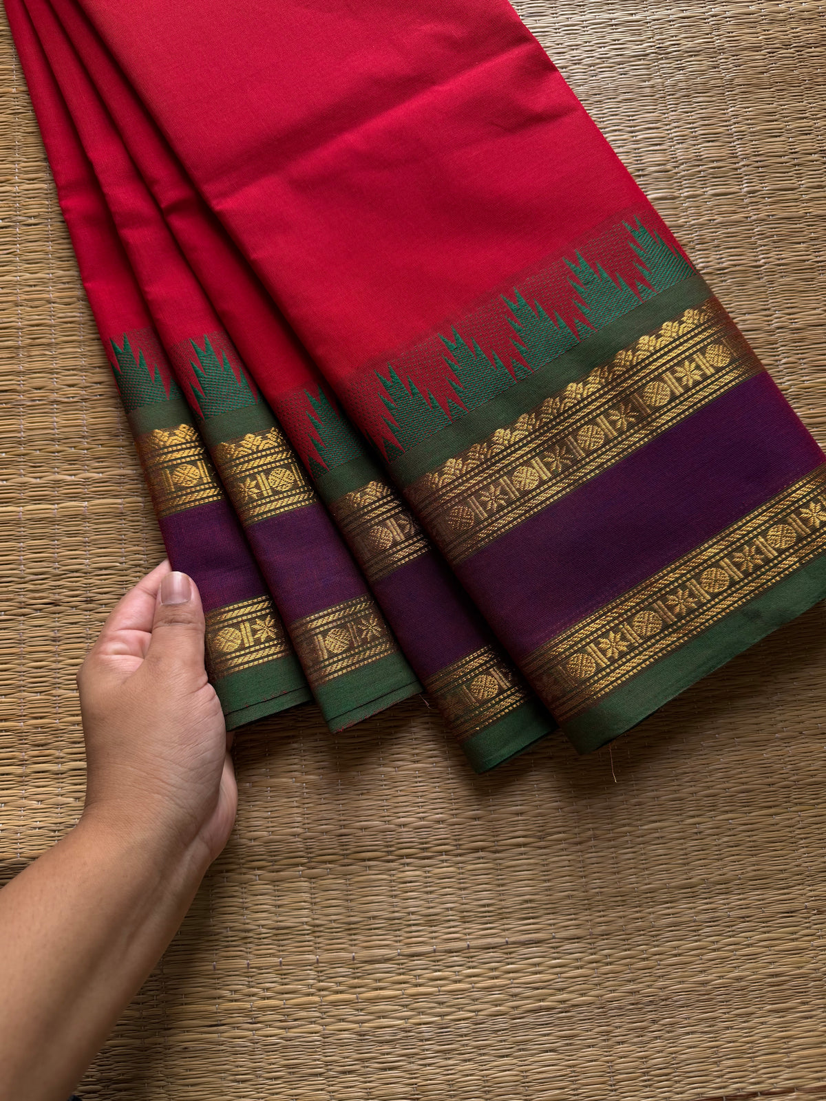 RF542 Reddish maroon shade Kanchi cotton saree with contrast Thazhampoo pattern gap border