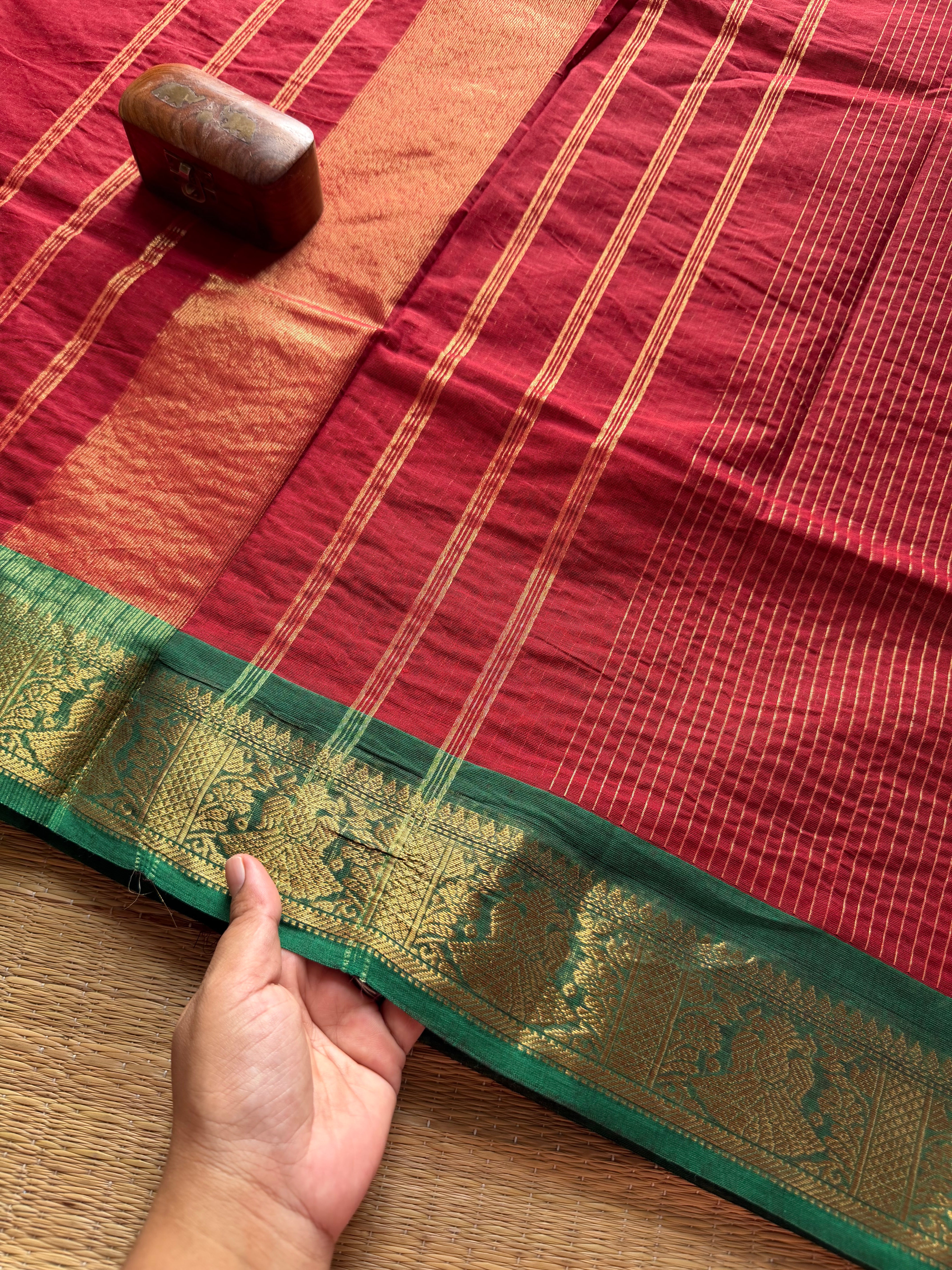 RF199 Maroon with contrast green shade traditional Korvai style border Kanchi cotton saree with vaira Oosi pattern