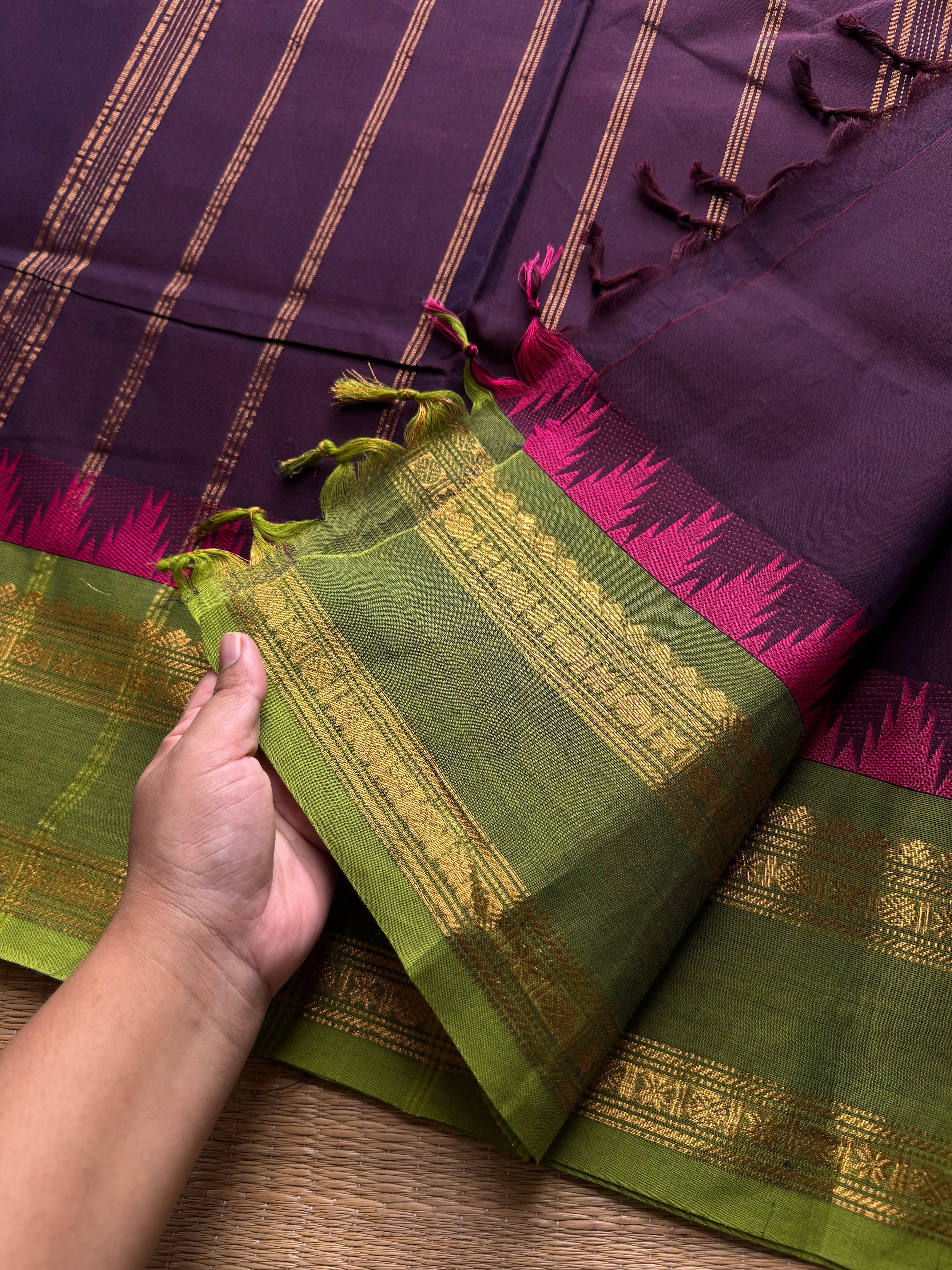 RF541 Dark wine shade Kanchi cotton saree with contrast Thazhampoo pattern gap border