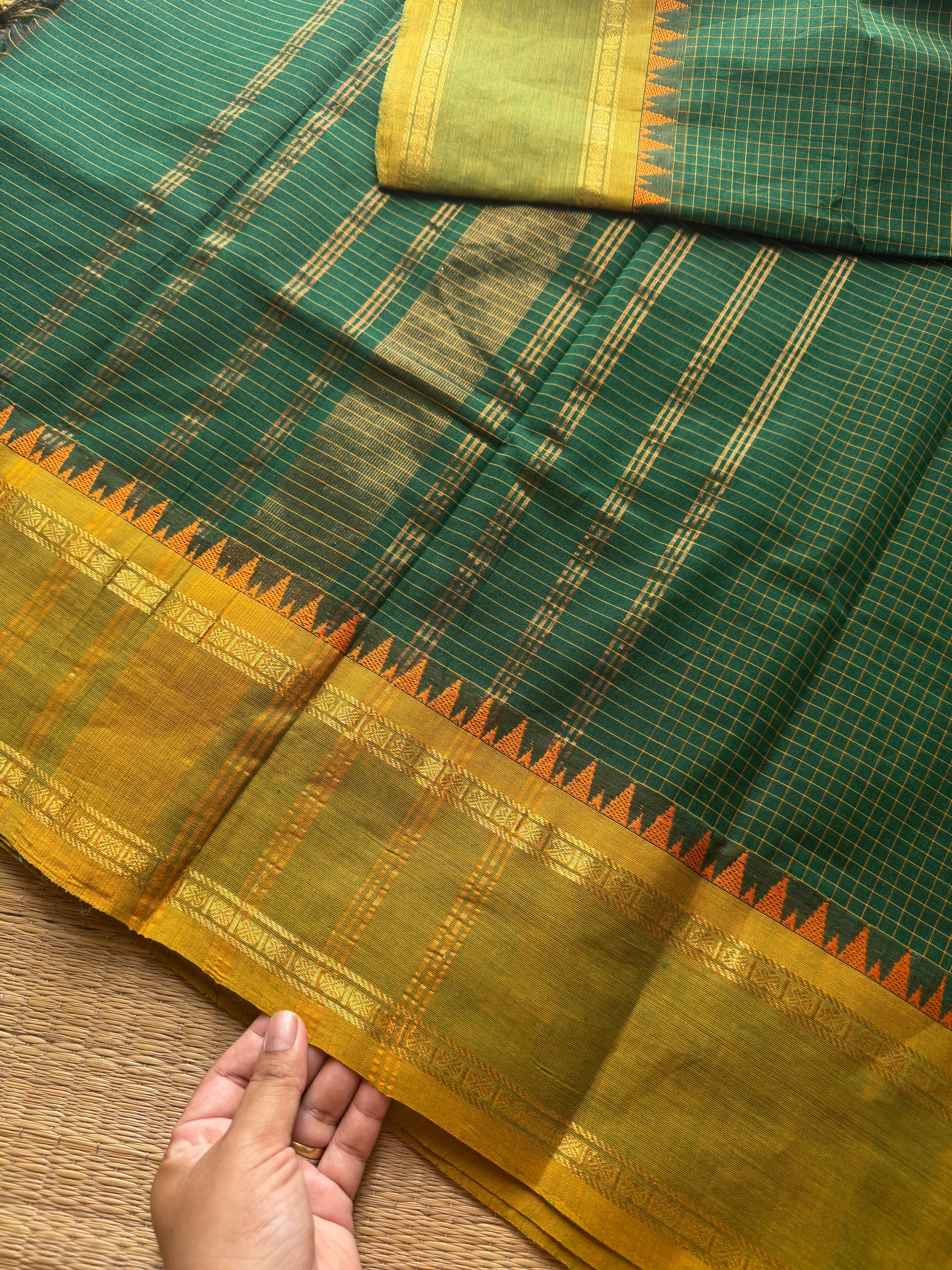 RF1001 Green ~ Vintage Border Podikattam / small checks pattern Kanchi cotton saree