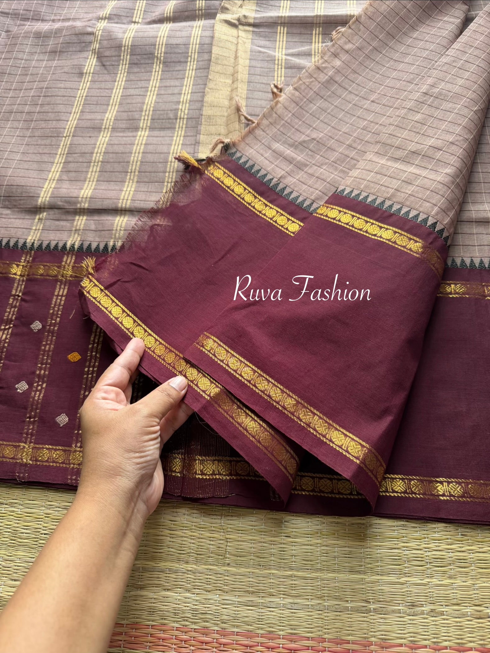 RF23 Dual tone Biscuit Shade With Dark maroon Vintage Style Border with checks pattern & handwoven Buttas on the border - RF23