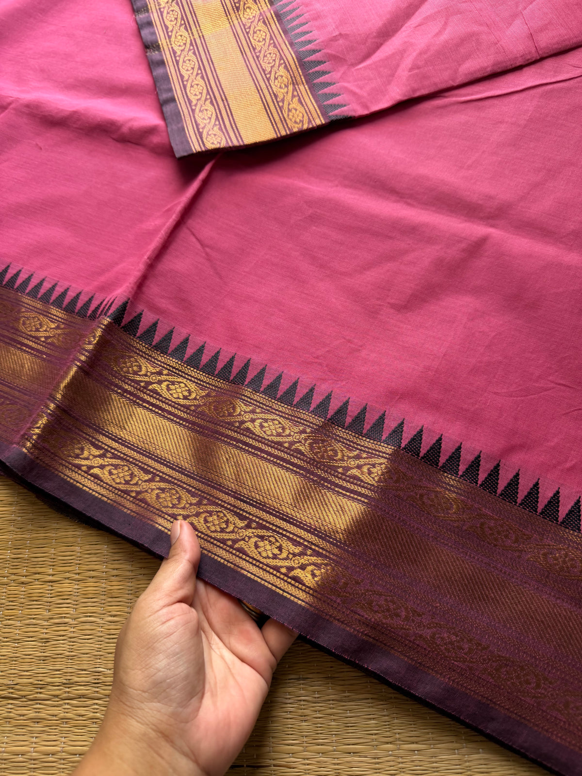 RF708 Pink shade  ~ Medium Size Border Kanchi Cotton Saree
