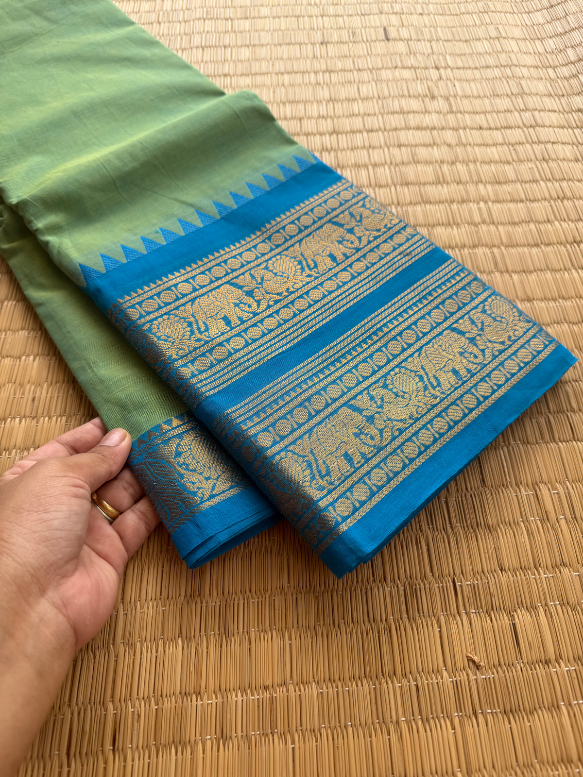 RF157 Apple green shade with contrast sky blue Rettapet / Retta Patta border Kanchi cotton saree