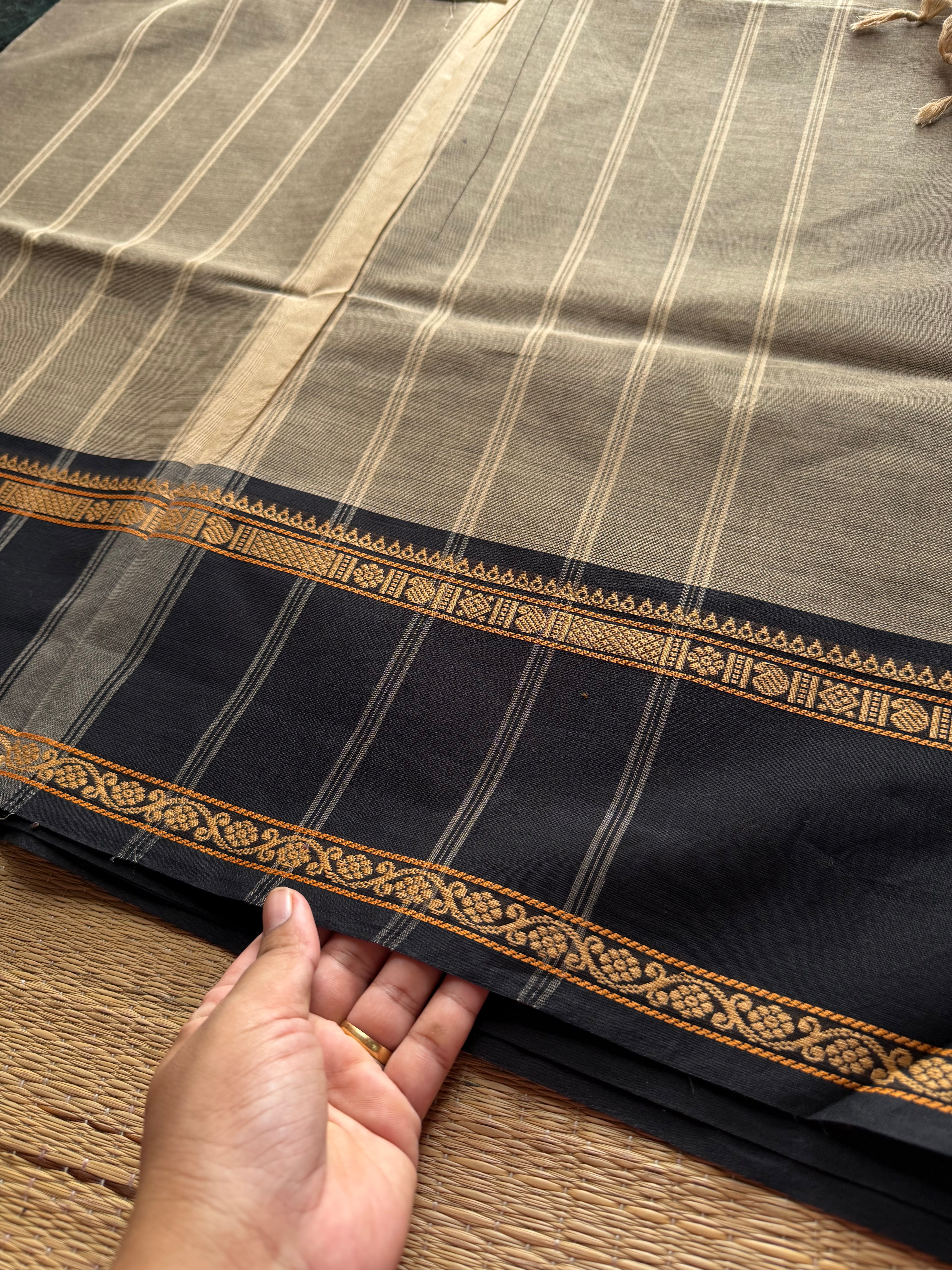 Premium & Exclusive vintage Kanchi Cotton saree ~ grey with black