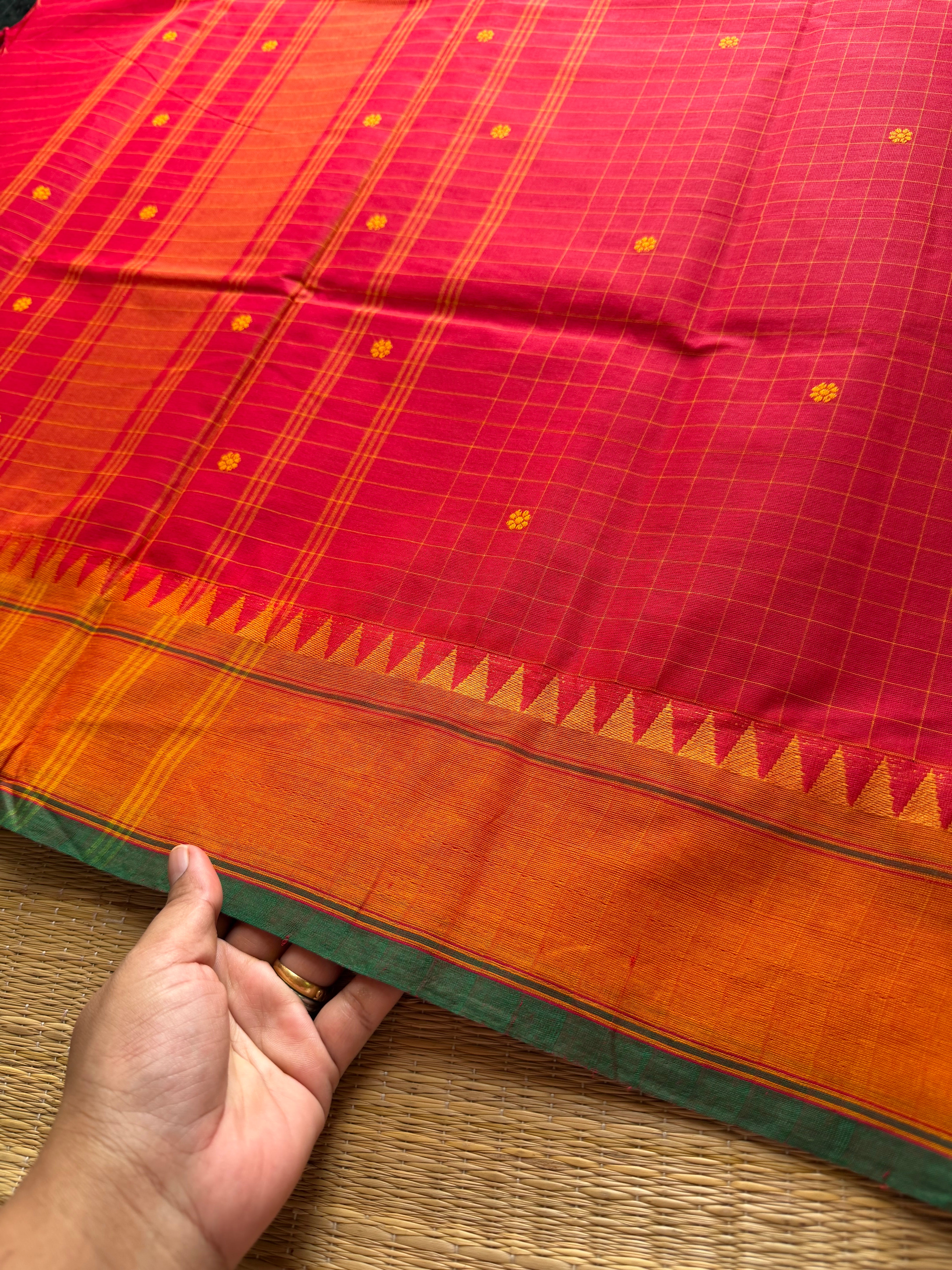 Chilli red shade Premium & soft Checks/ Kattam Pattern Kanchi cotton saree with handmade thread buttas