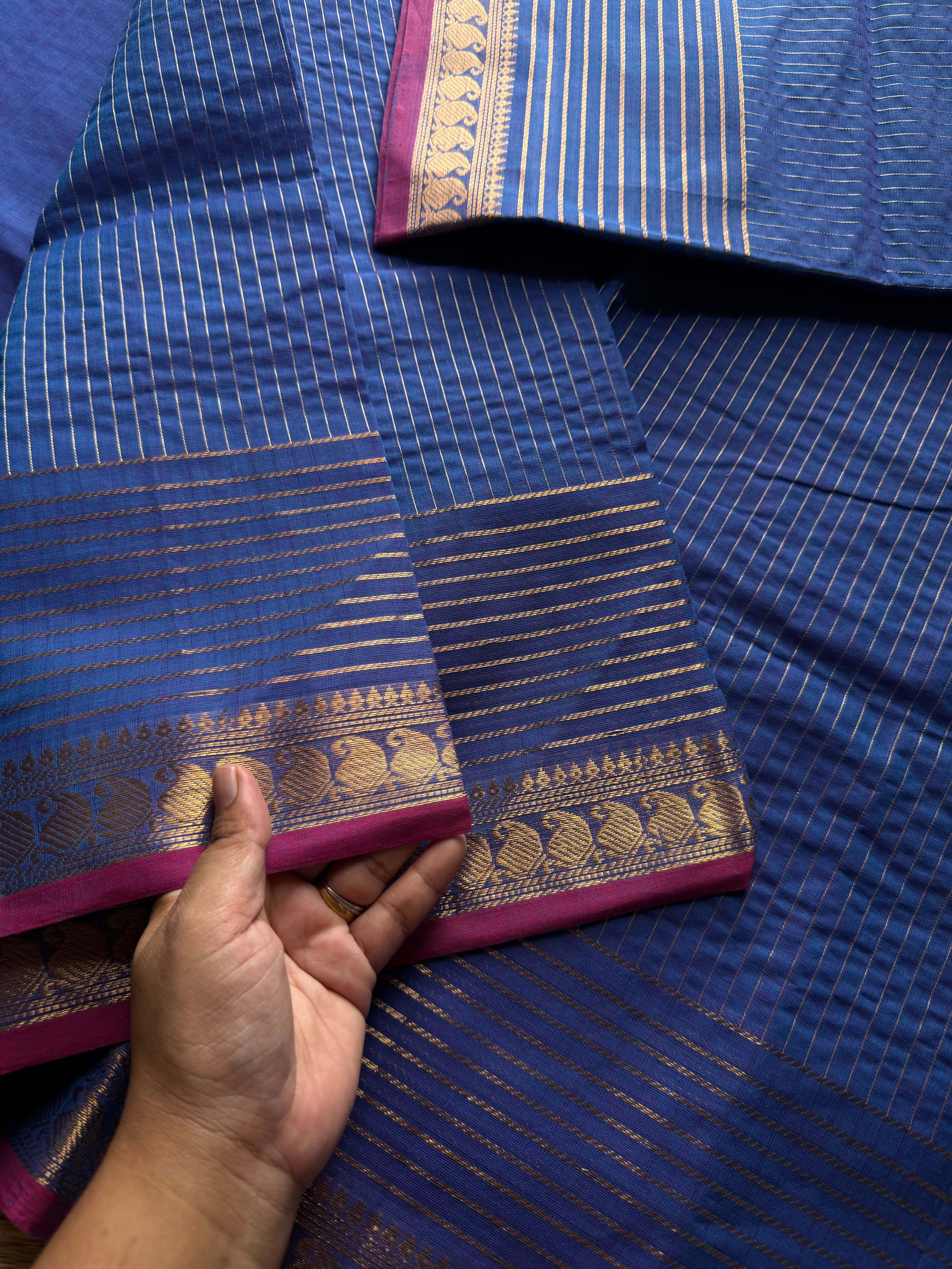 Dual tone royal blue shade Kanchi cotton saree with vaira Oosi pattern & contrast mango Zari border