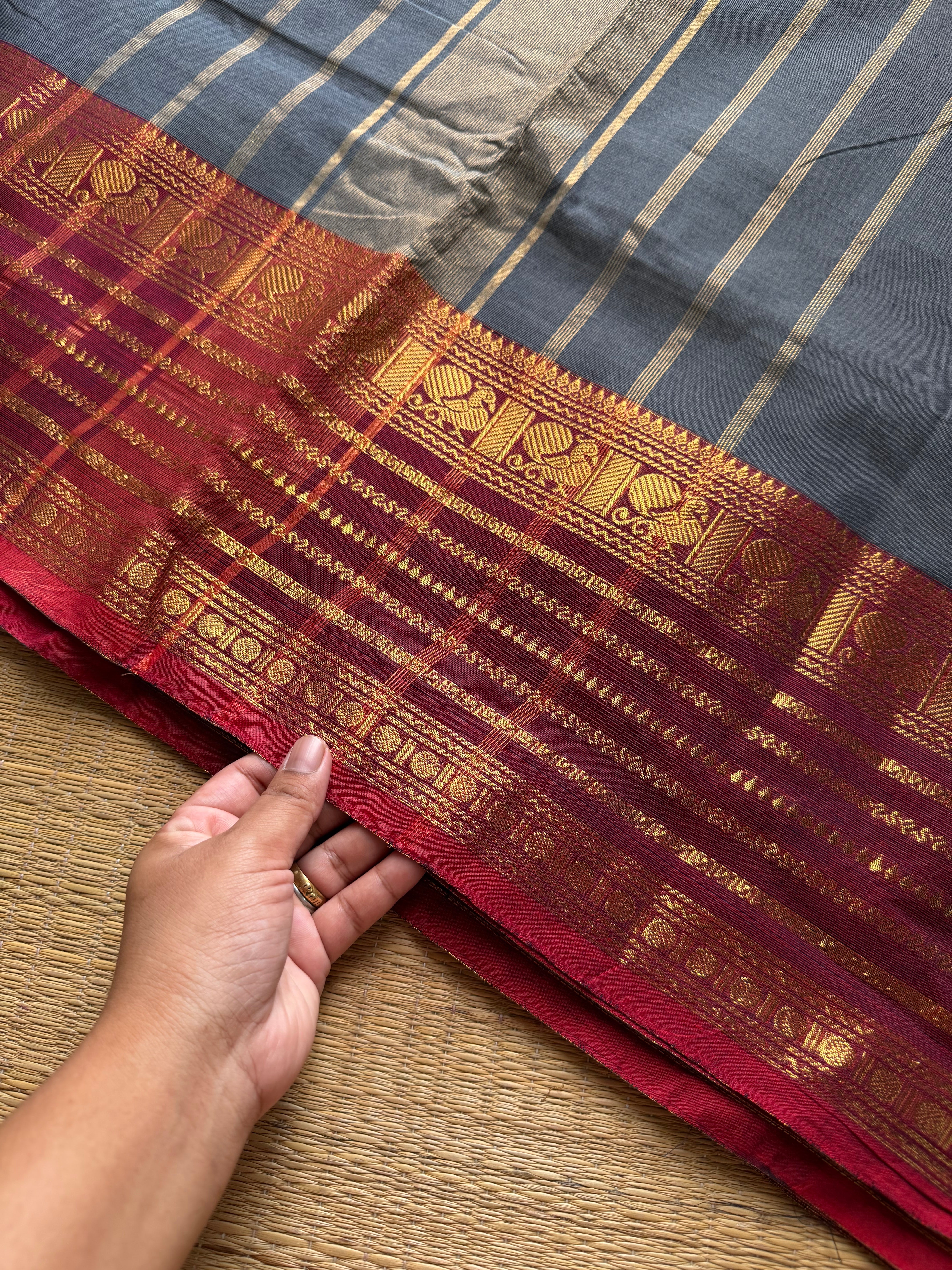 RF1058 Grey with maroon Varisaipet border Kanchi cotton saree