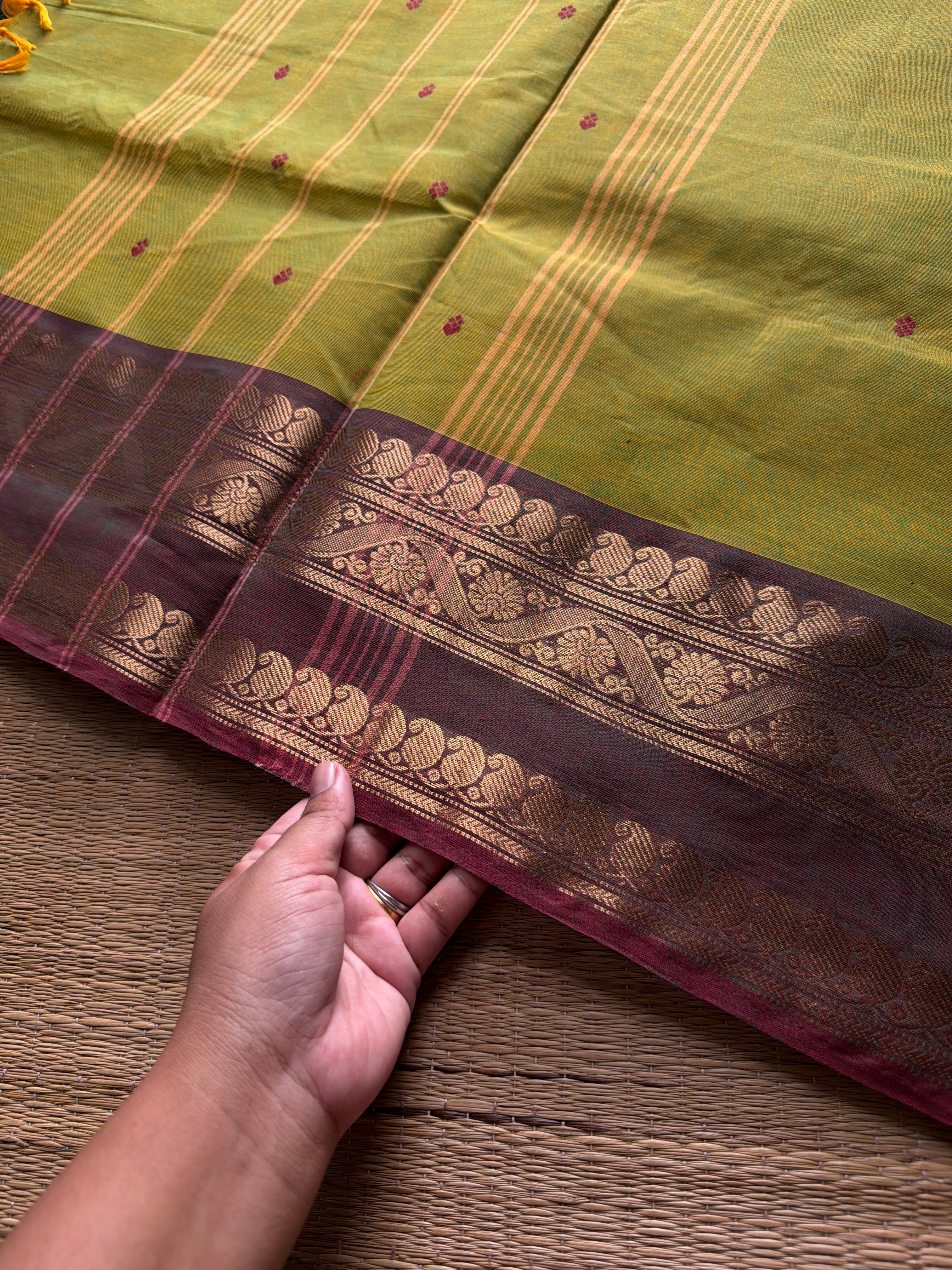 RF907 Dual tone green ~ Kanchi cotton saree with handmade thread buttas